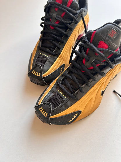 NIKE SHOX R4 “METALLIC GOLD” 39EU