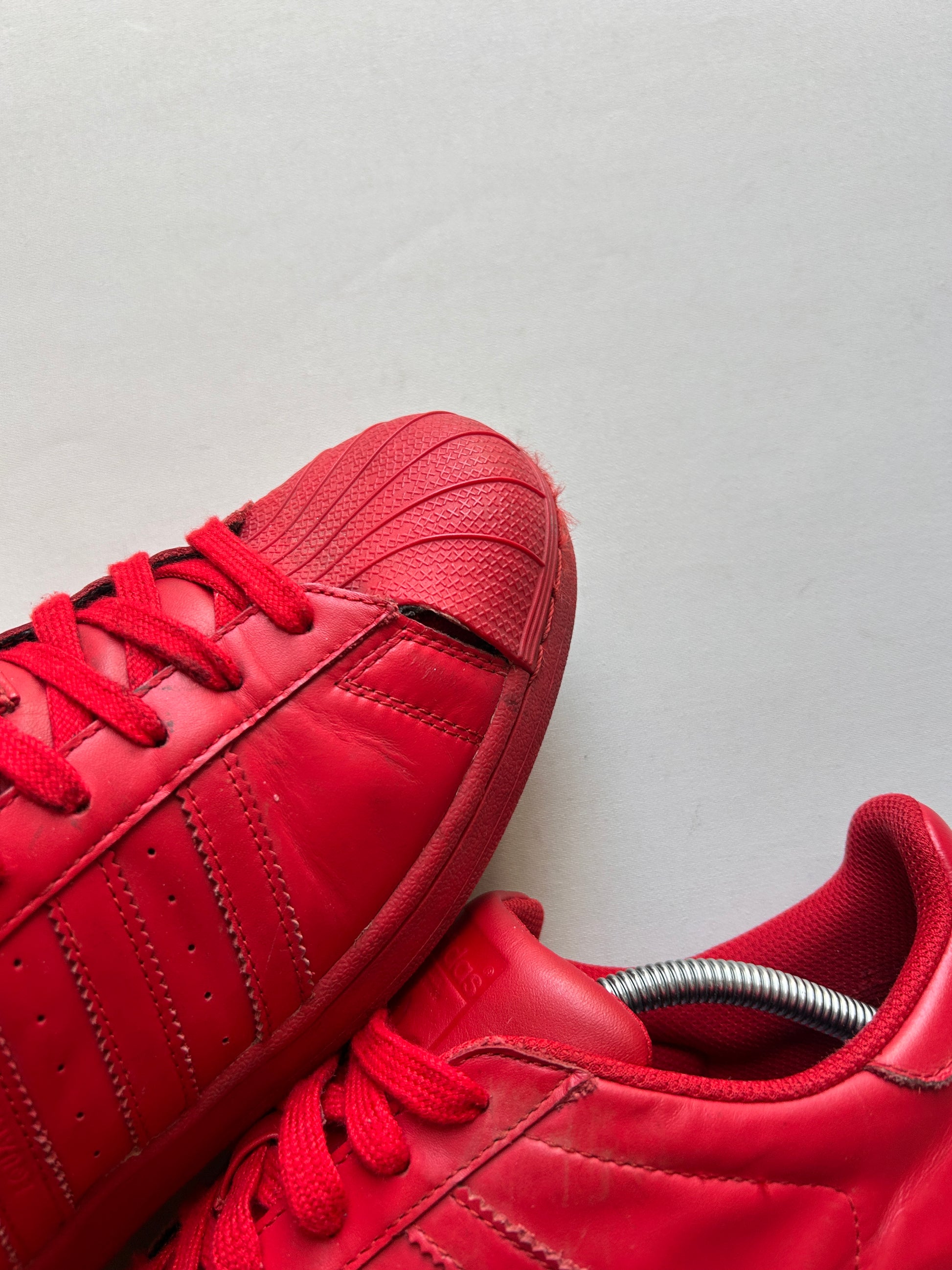 ADIDAS SUPERSTAR X PHARELL (44EU)