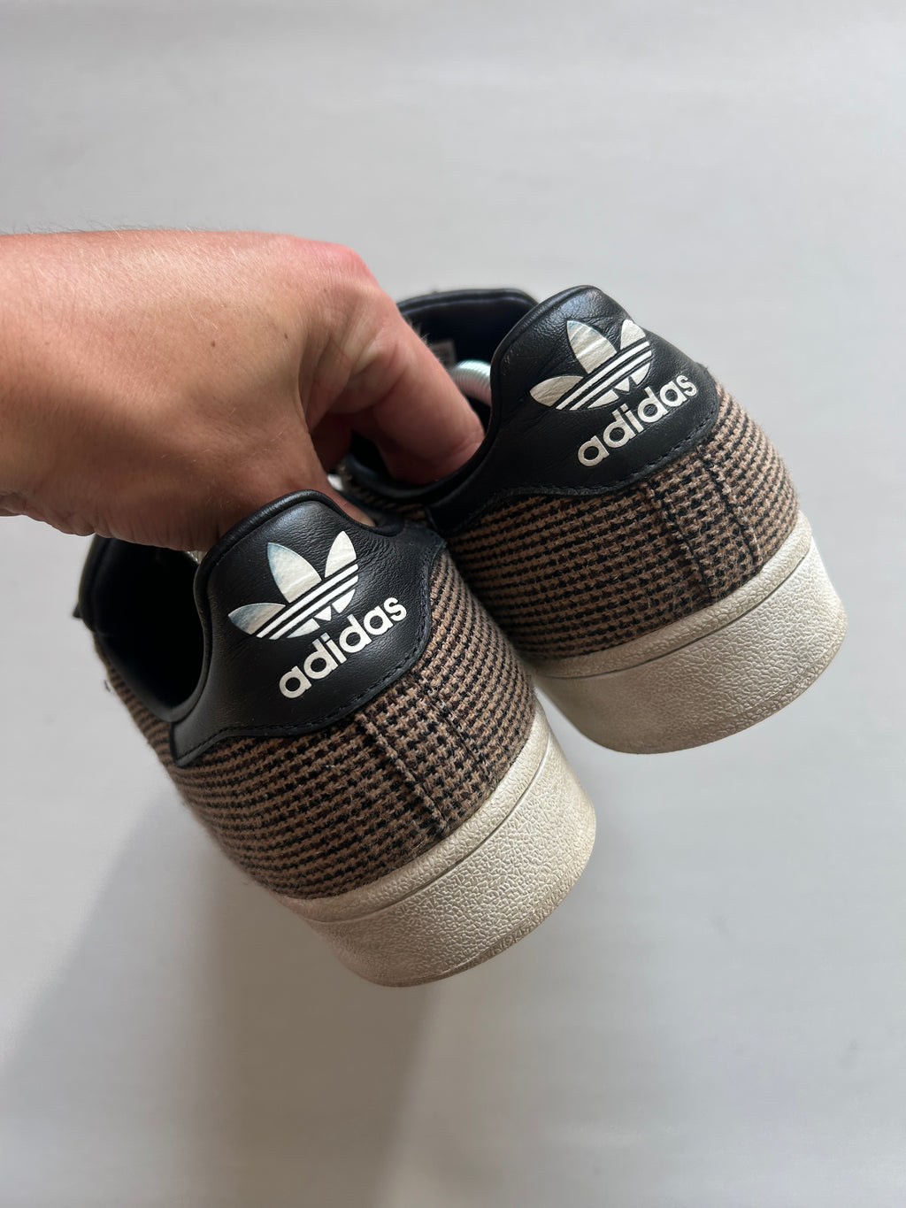 ADIDAS SUPERSTAR BROWN TWEED (44EU)