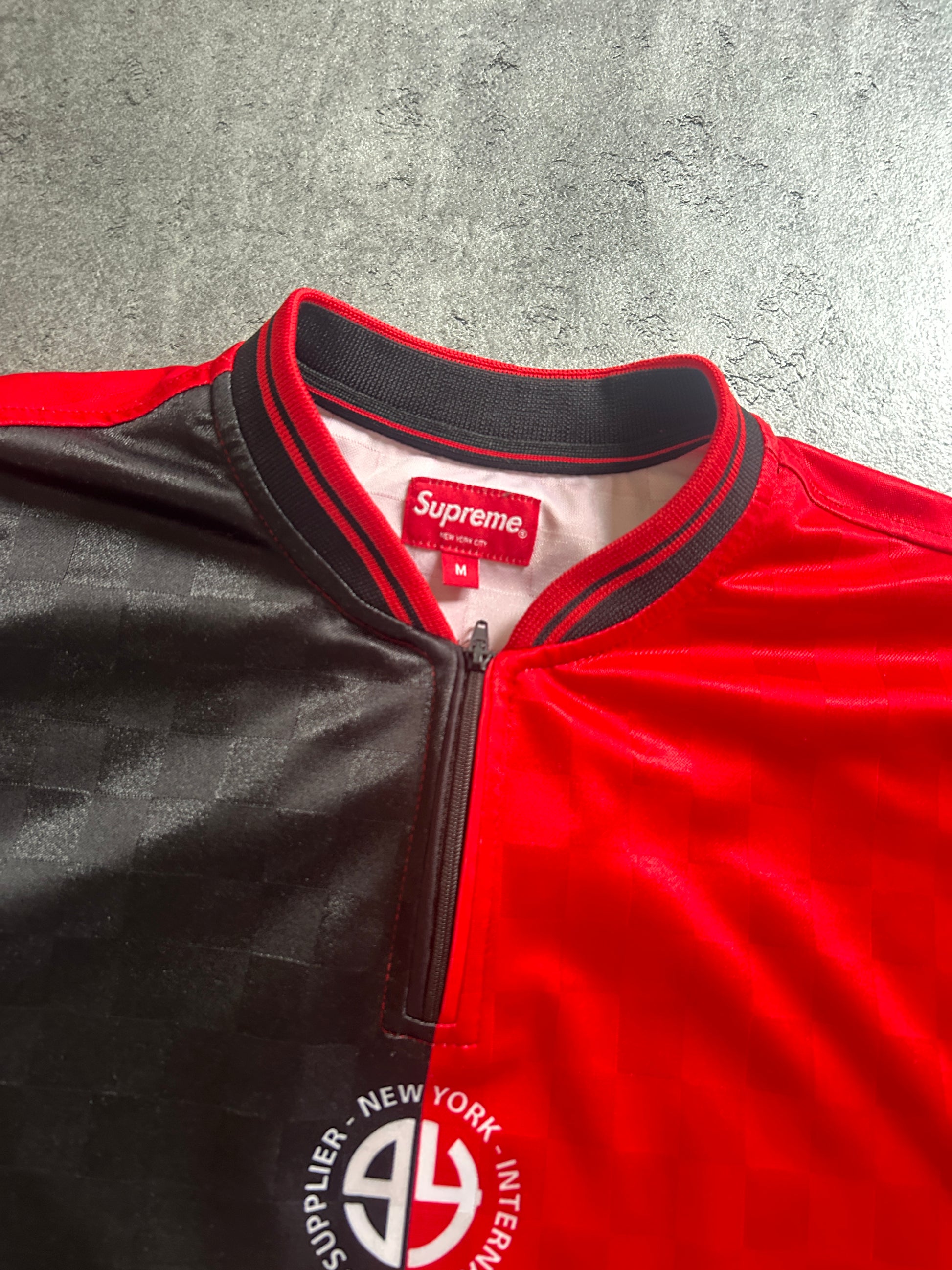 SUPREME SPLIT SOCCER JERSEY (M)