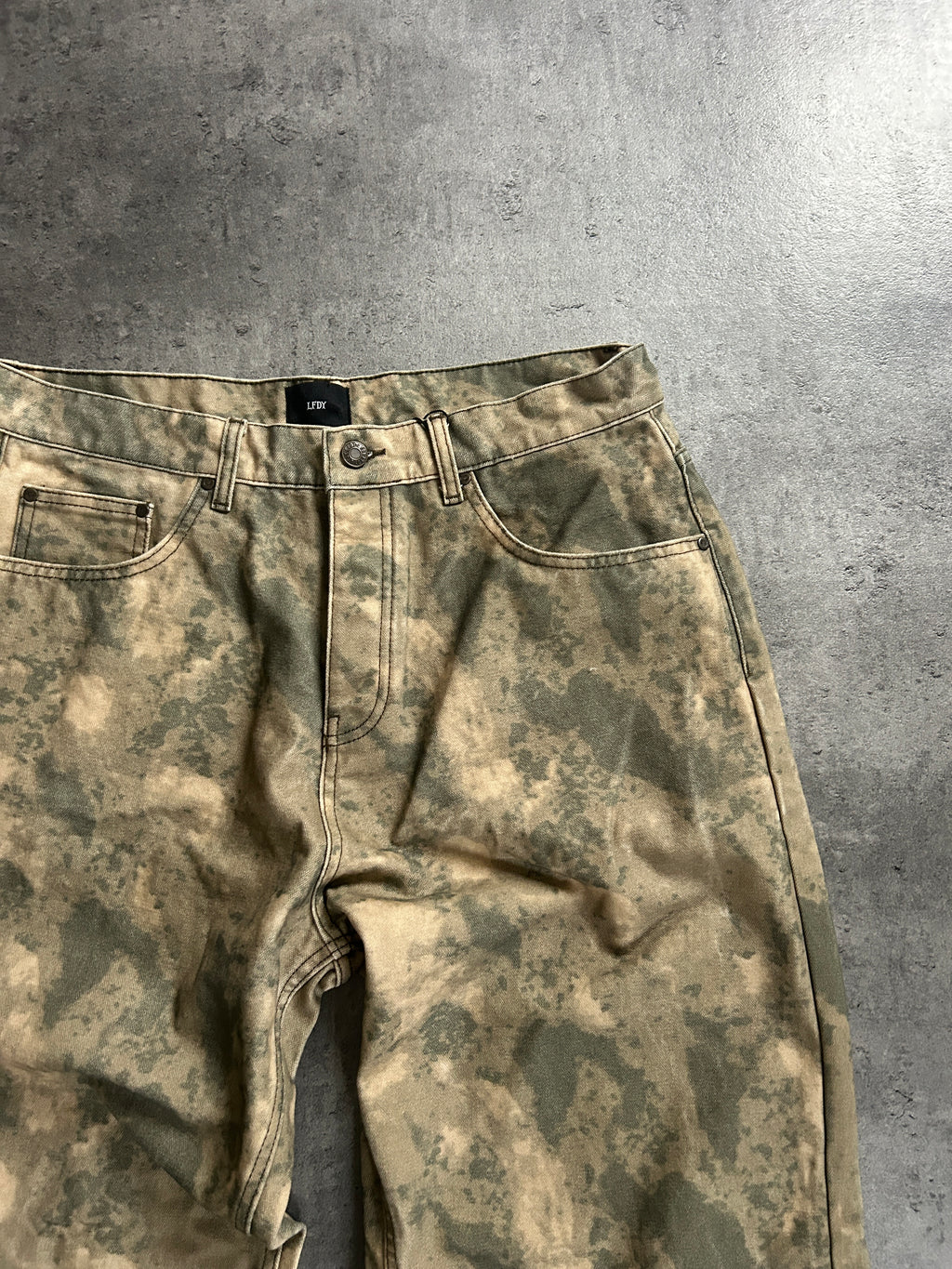 LFDY CAMO JEANS (M/W32)