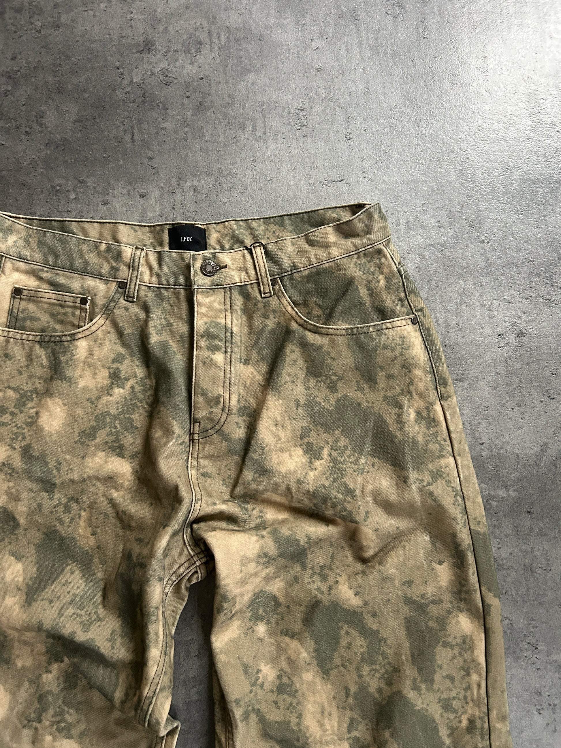 LFDY CAMO JEANS (M/W32)