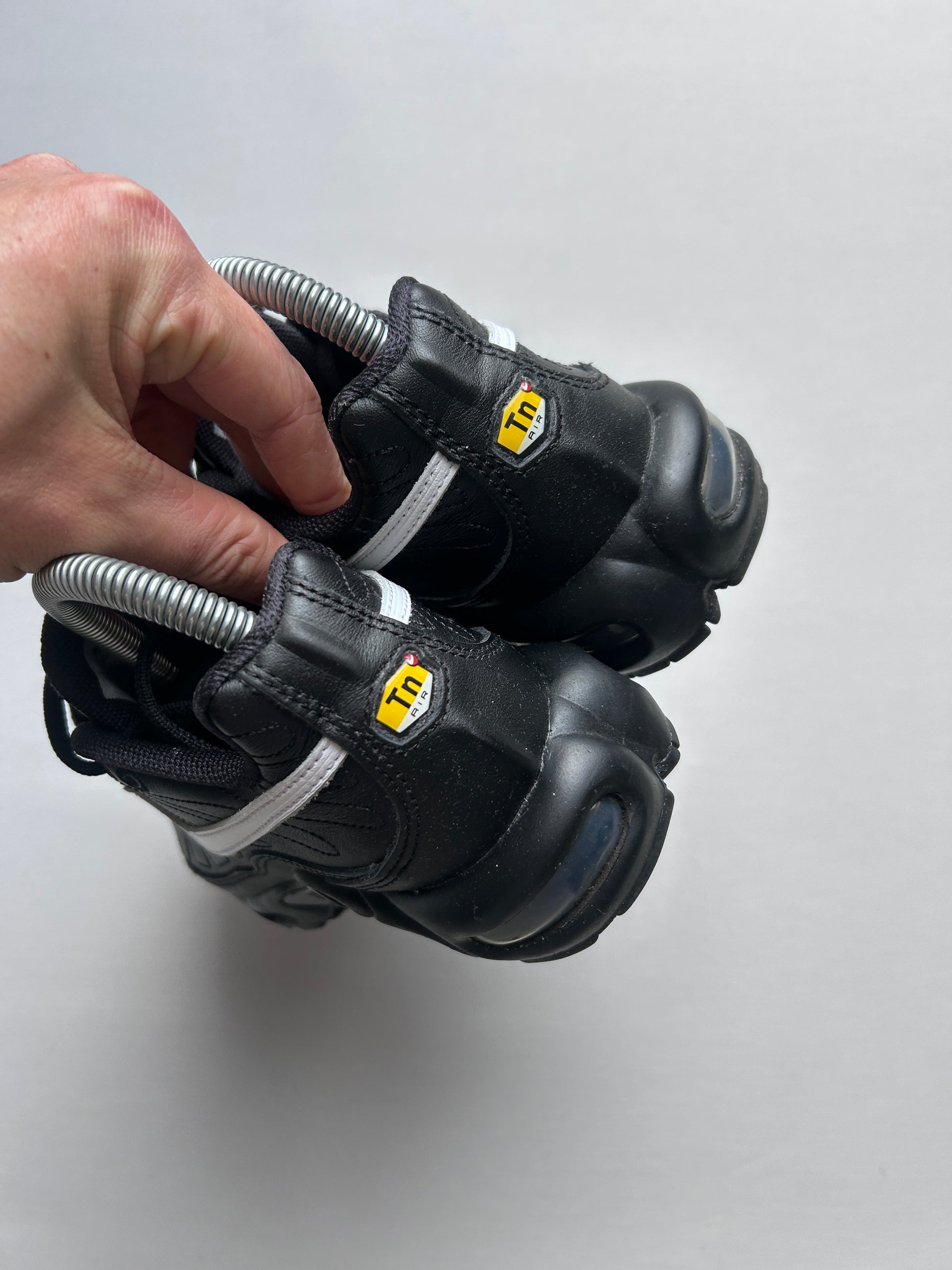 AIR MAX PLUS TNPO “BLACK” 37,5EU