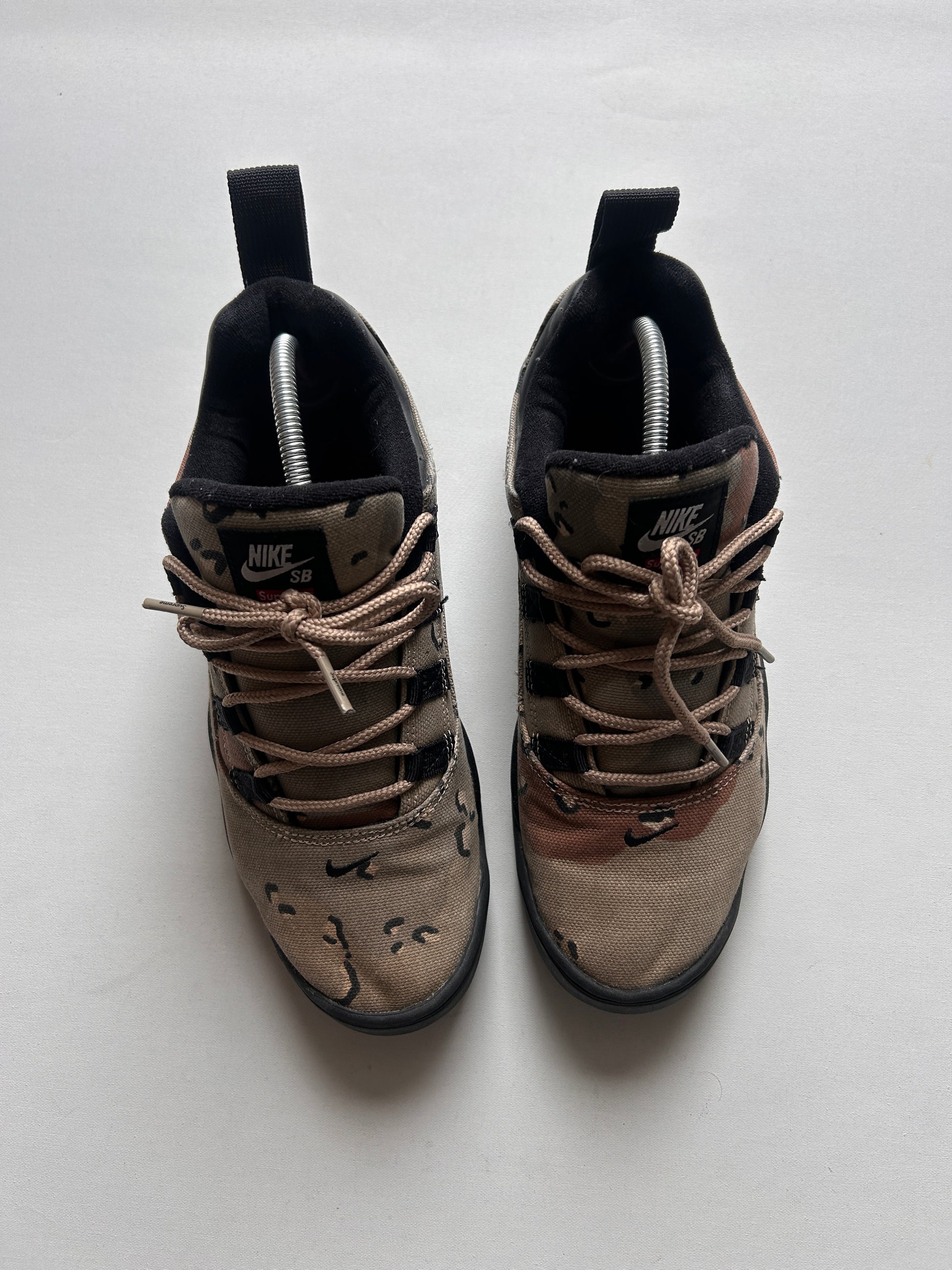 NIKE SB DARWIN X SUPREME (43EU)