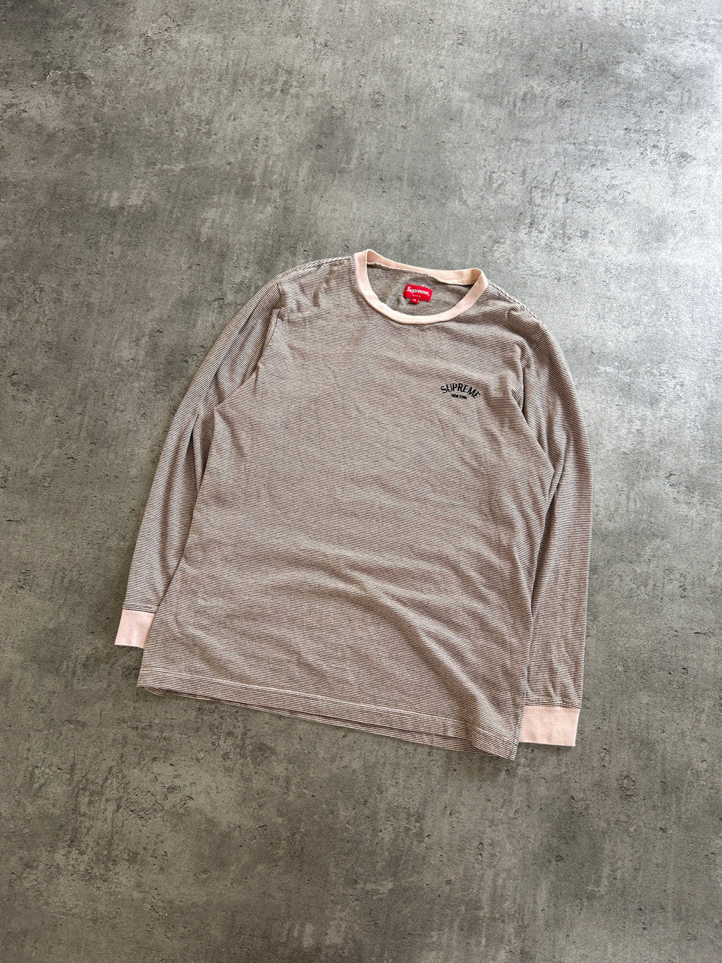 SUPREME STRIPE BORDER ARC LOGO (M)