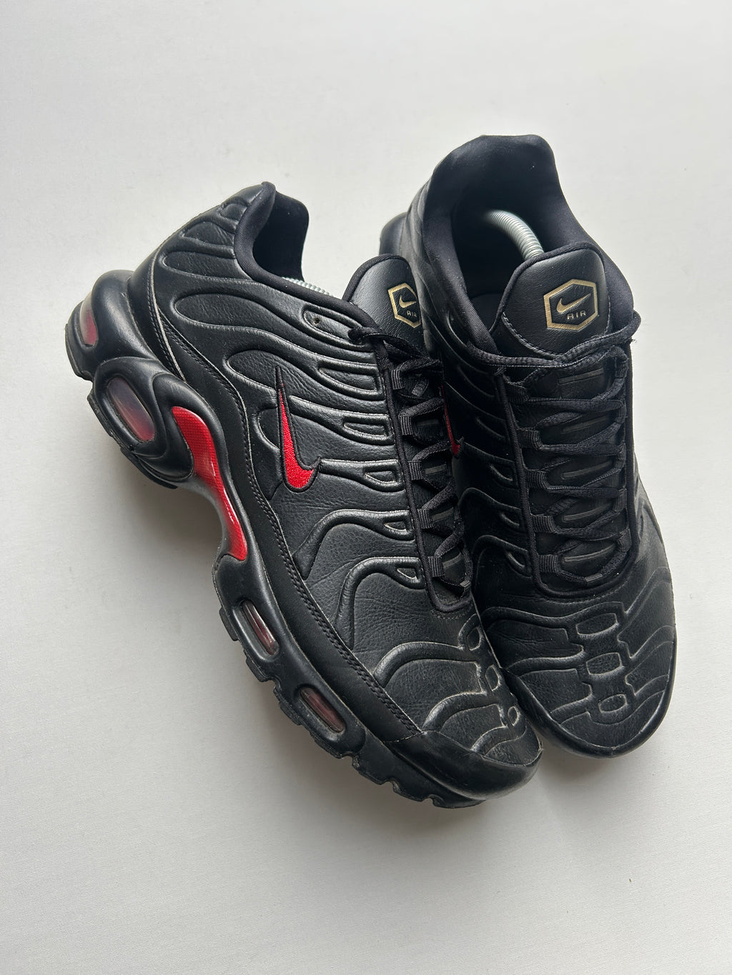 AIR MAX PLUS LTHR “BRED” 45EU