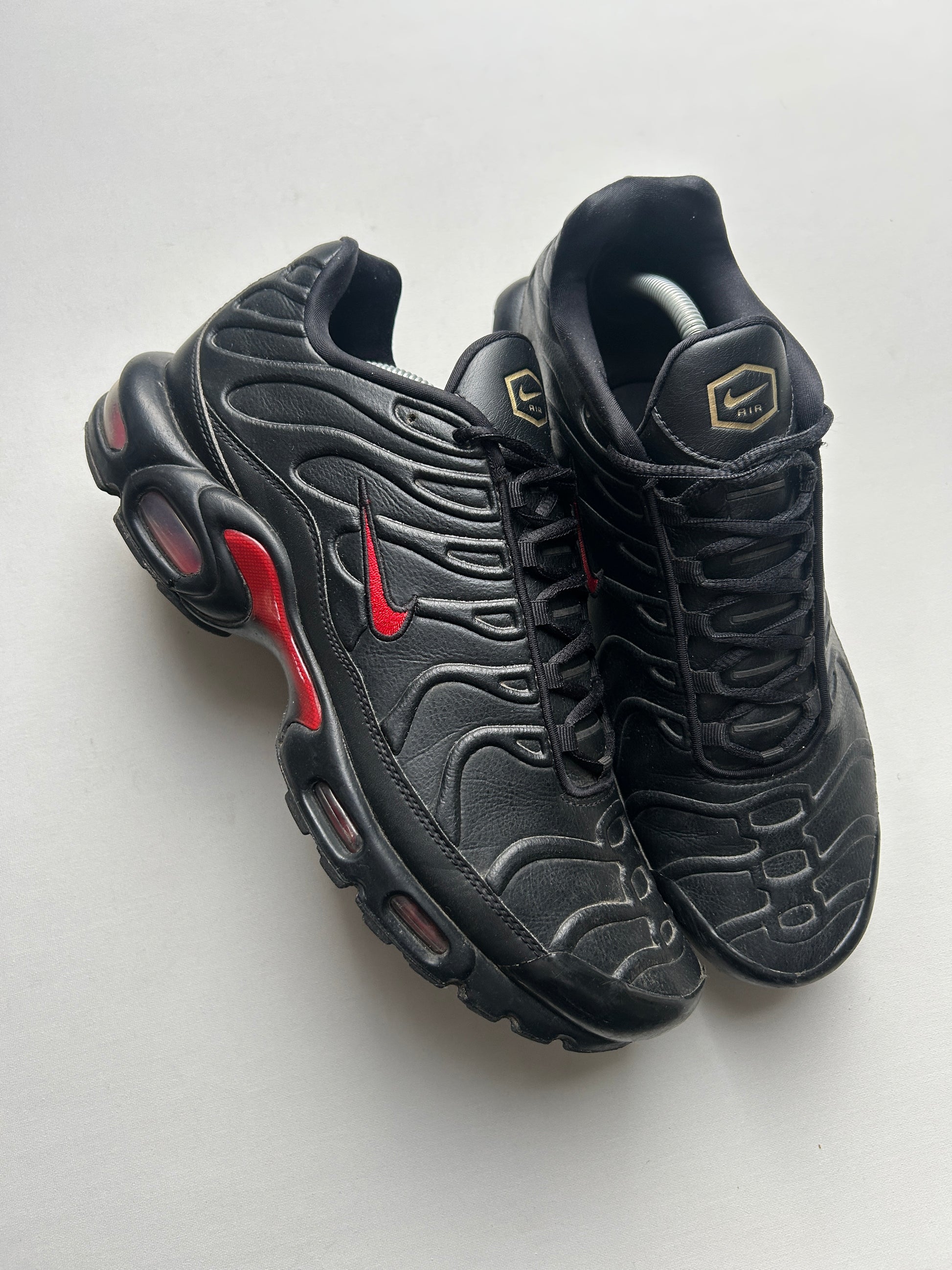 AIR MAX PLUS LTHR “BRED” 45EU