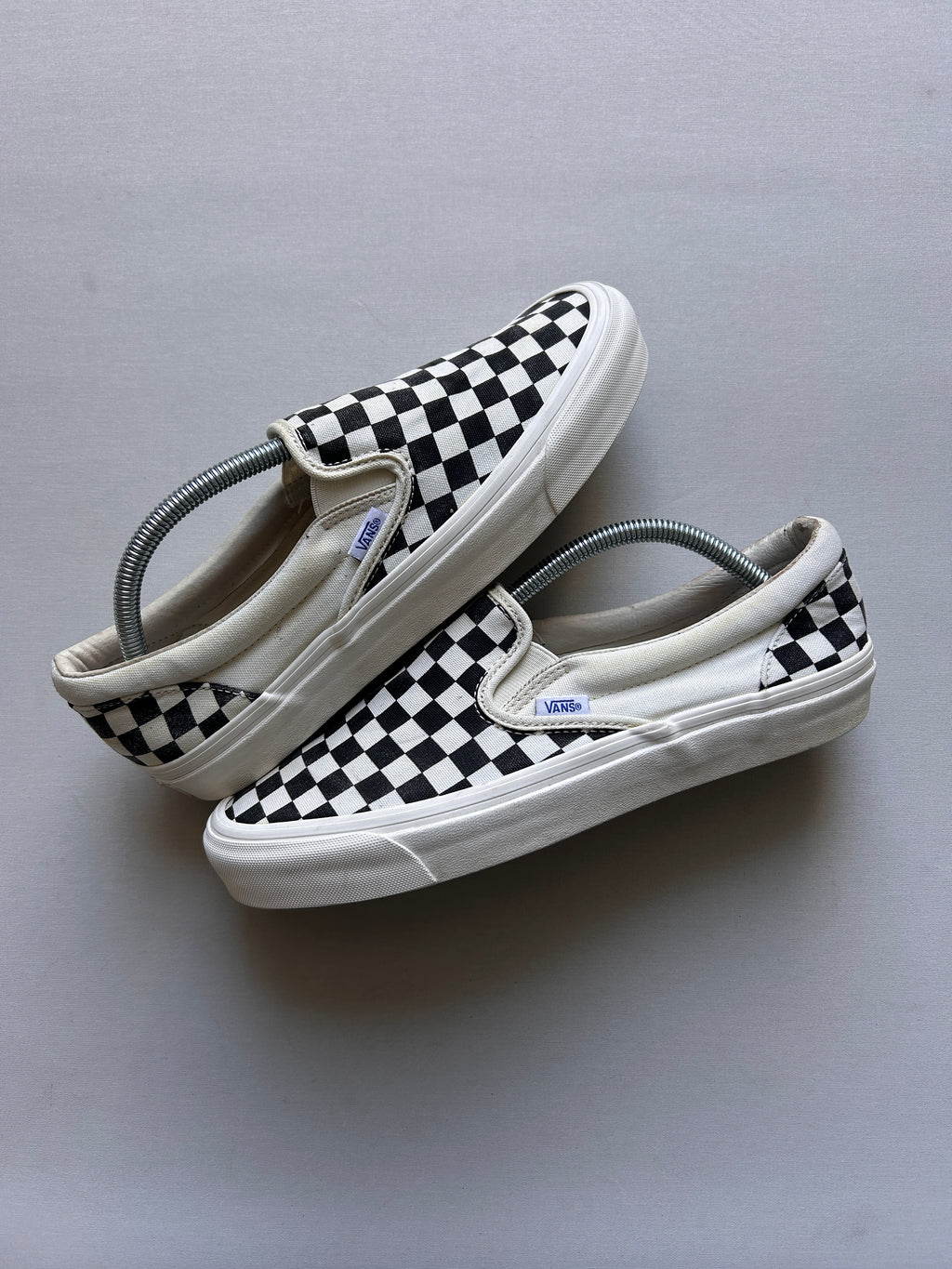 VANS CHECKER SLIP ONS (42,5EU)