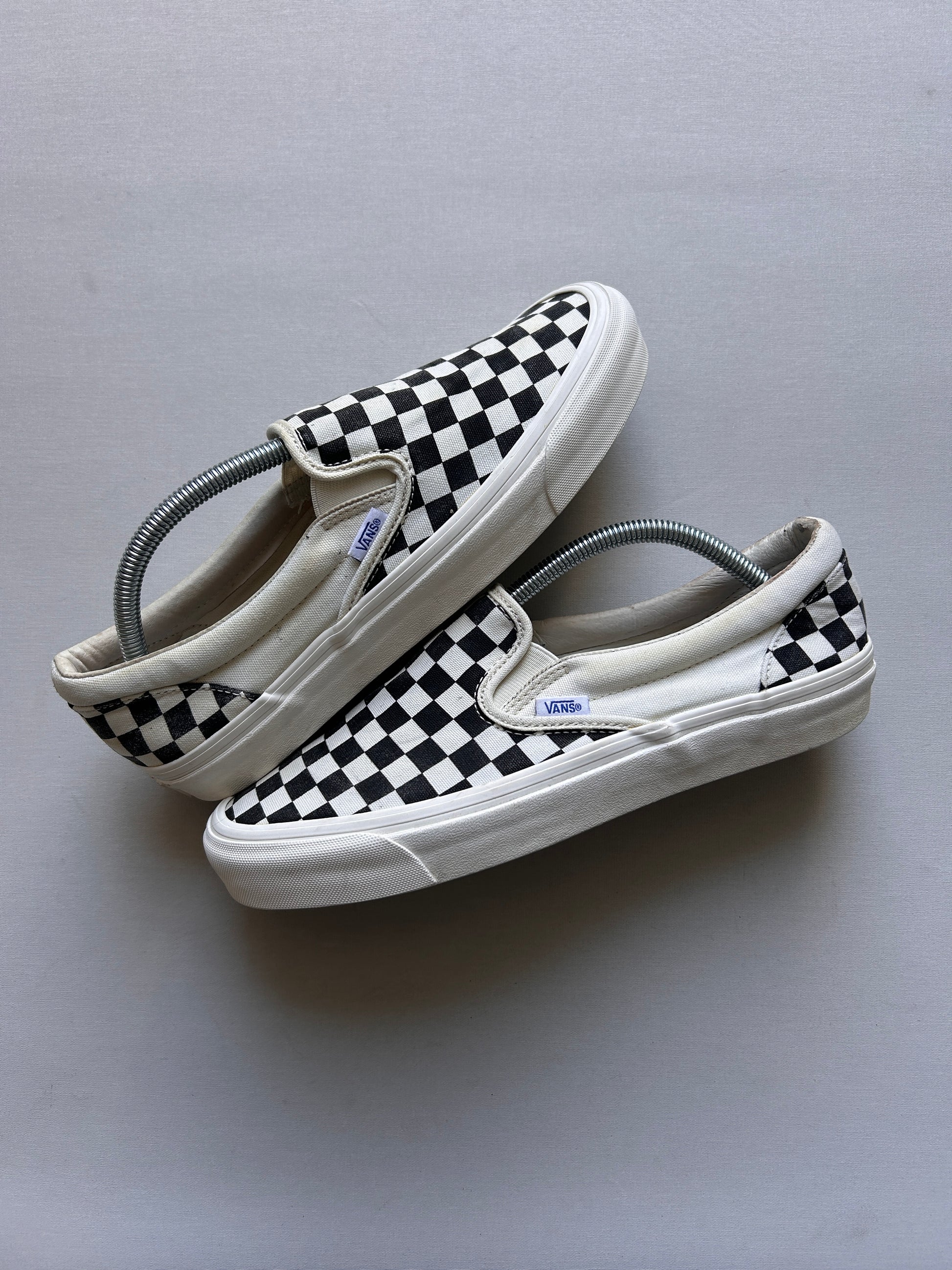 VANS CHECKER SLIP ONS (42,5EU)