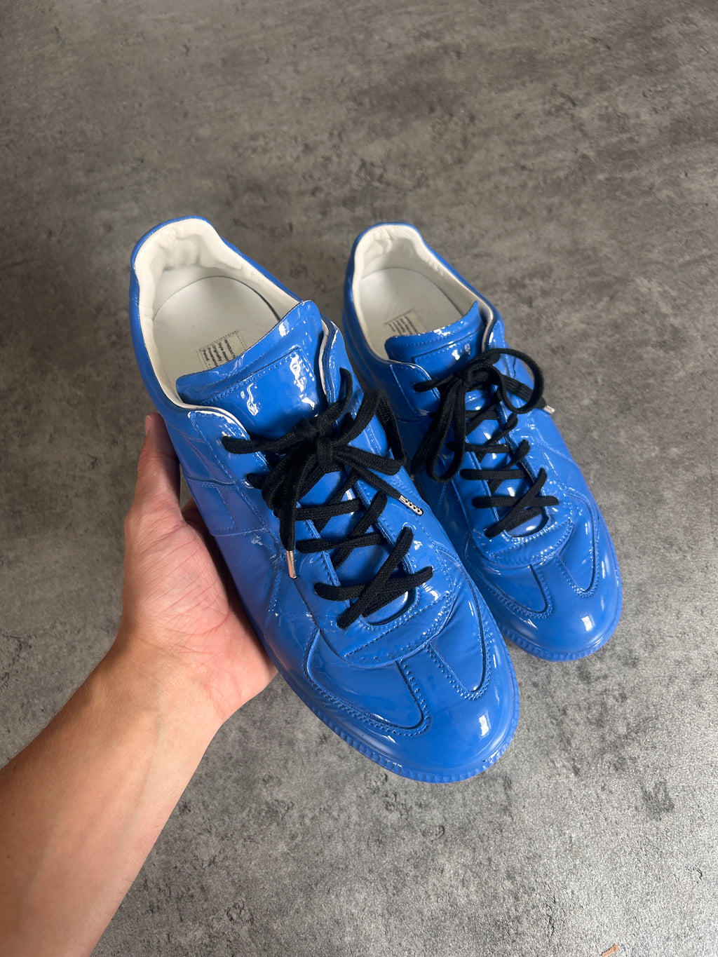 MAISON MARGIELA GATS “PATENT BLUE” 42EU