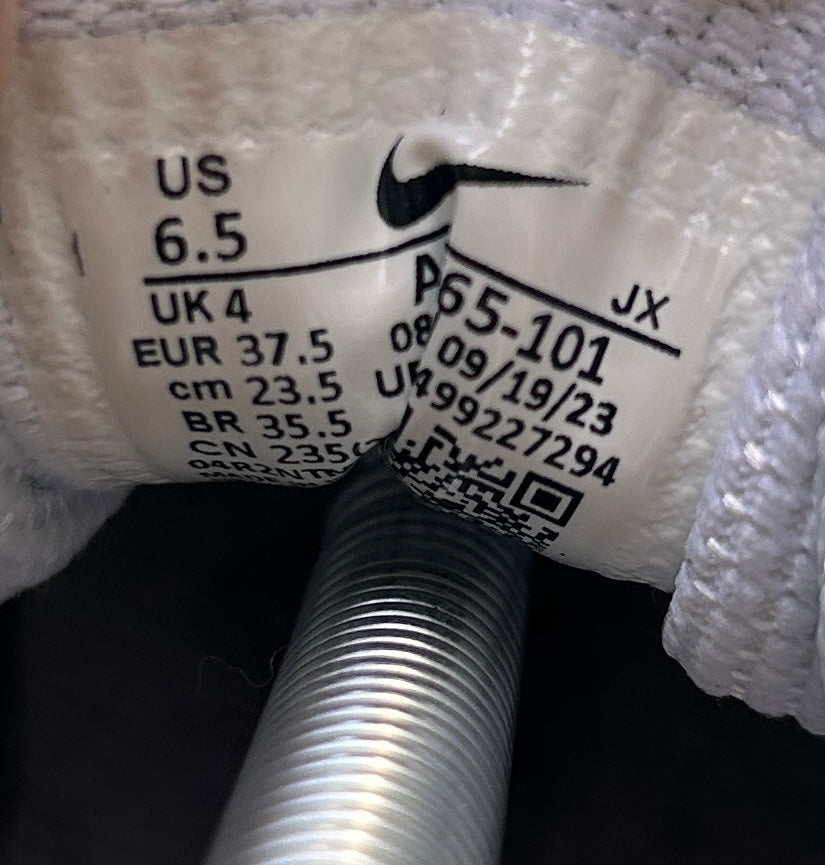 NIKE SHOX R4 “WHITE METTALIC” 37,5EU
