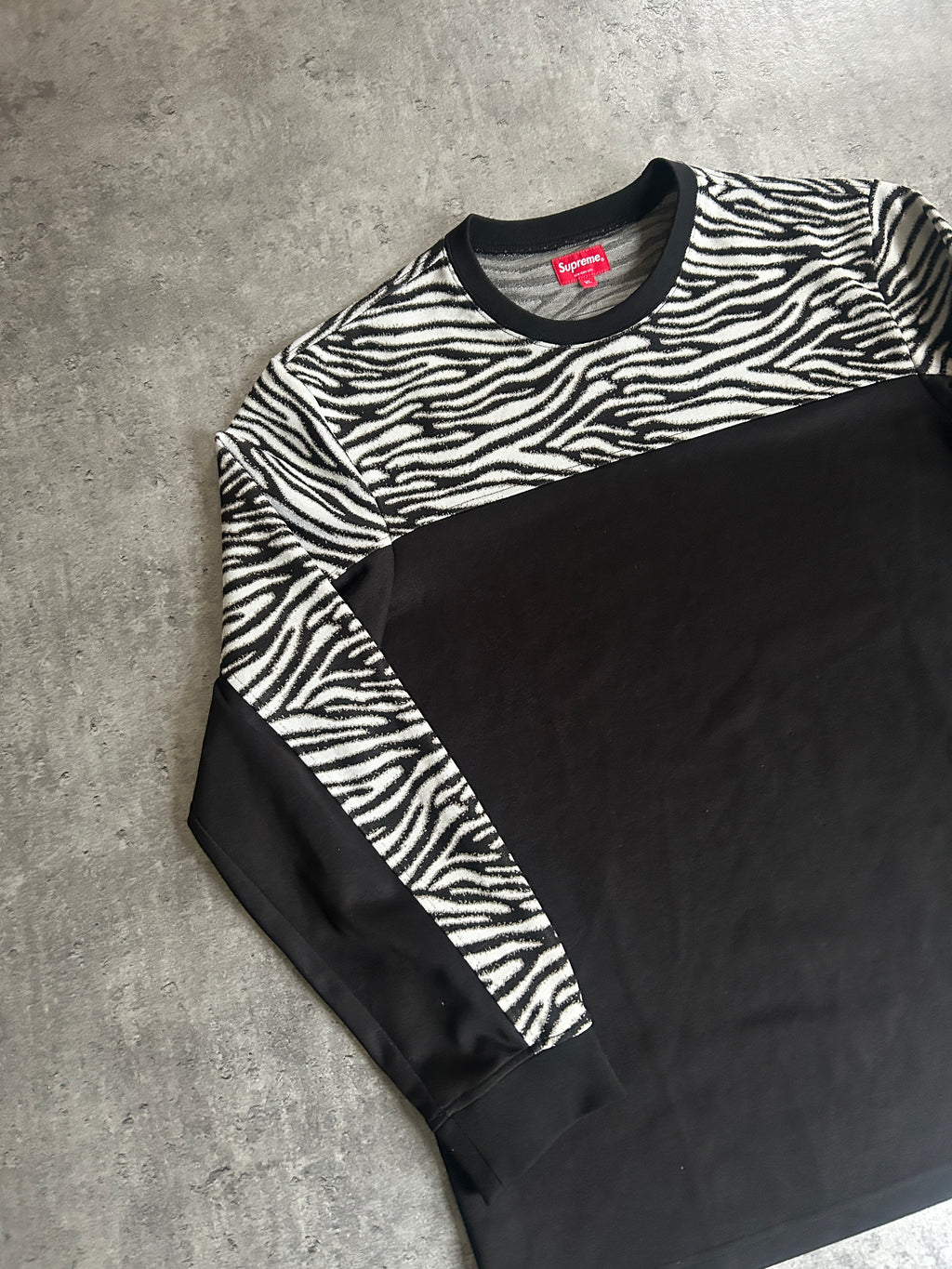 SUPREME ZEBRA LS JERSEY FW2019 (XL)