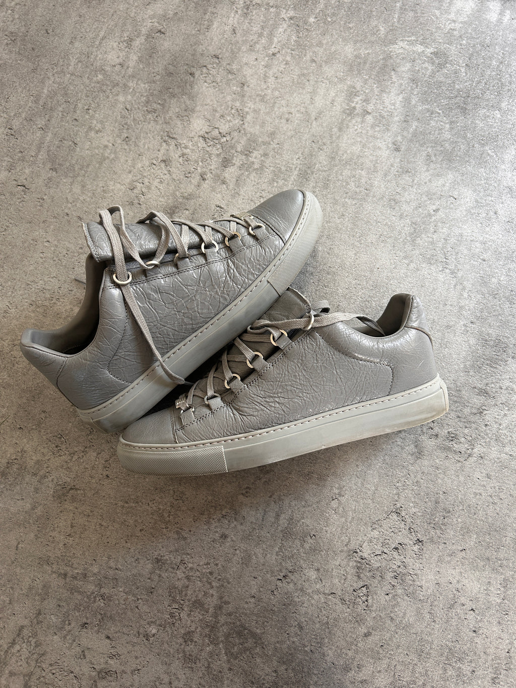 BALENCIAGA ARENA LOWS “43EU”