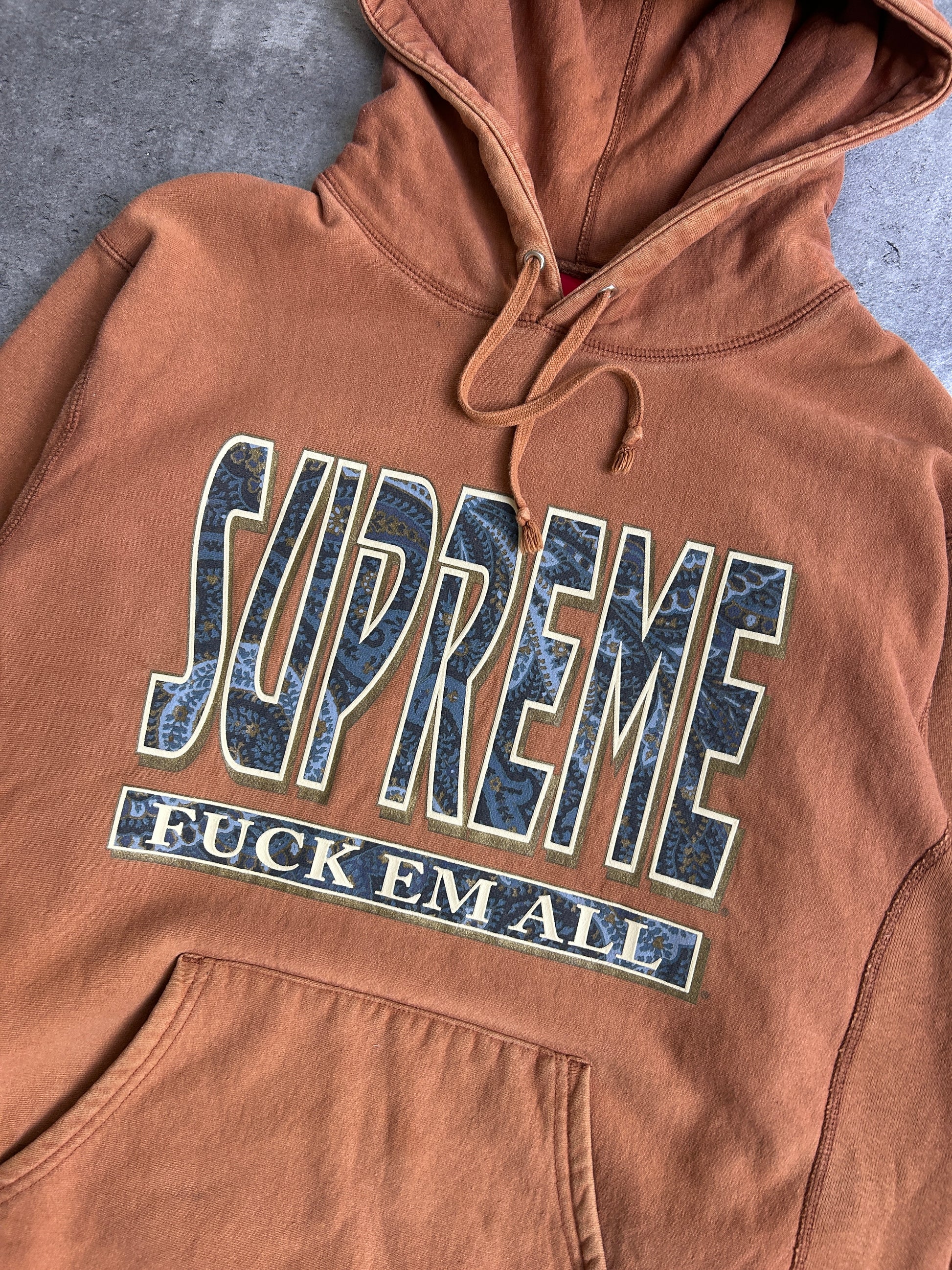 SUPREME FUCK EM ALL PAISLEY HOODIE (M)