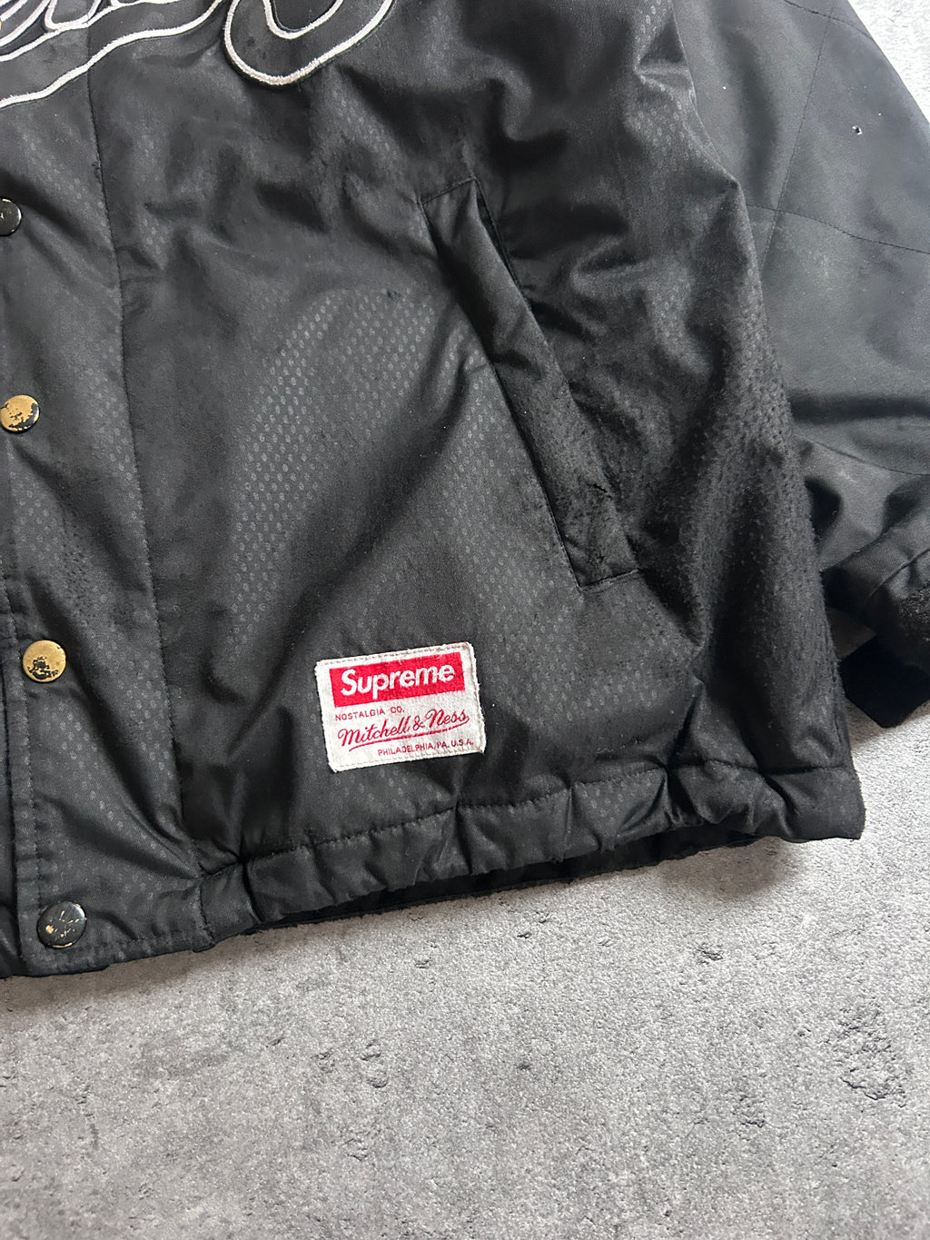 SUPREME X MITCHELL & NESS QUILTED SPORTS JACKET (M/L)