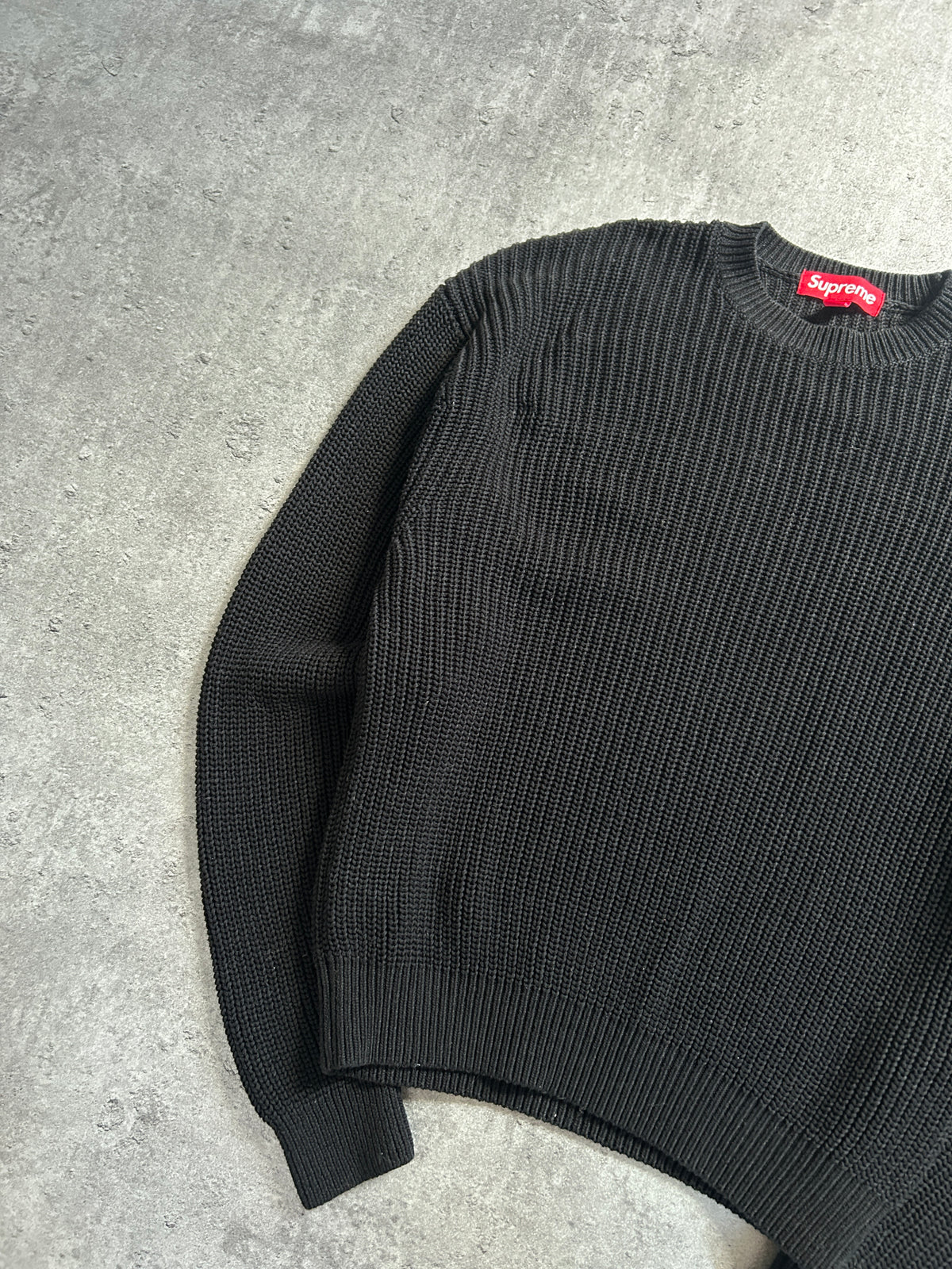 SUPREME OLD ENGLISH CRACKED PRINT (XS)