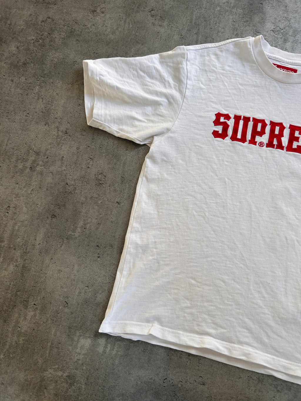 SUPREME TWILL APPLIQUE TEE (S/M)