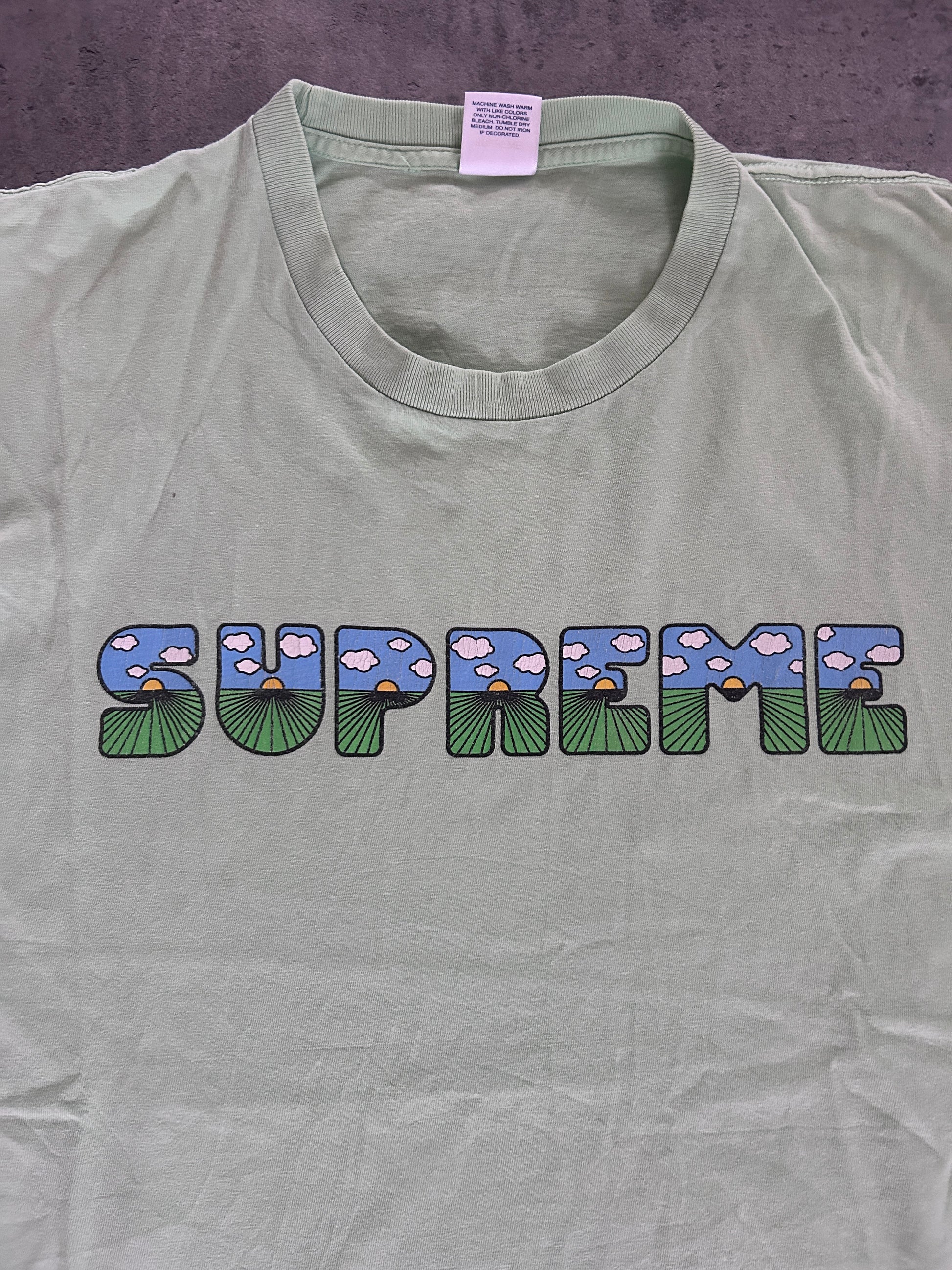 SUPREME “THIS THE SHIT” TEE (XL)