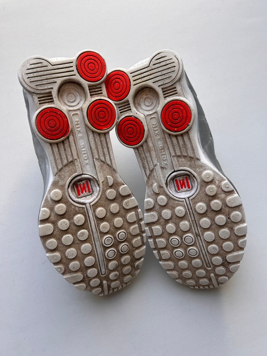 NIKE SHOX R4 “WHITE METTALIC” 37,5EU