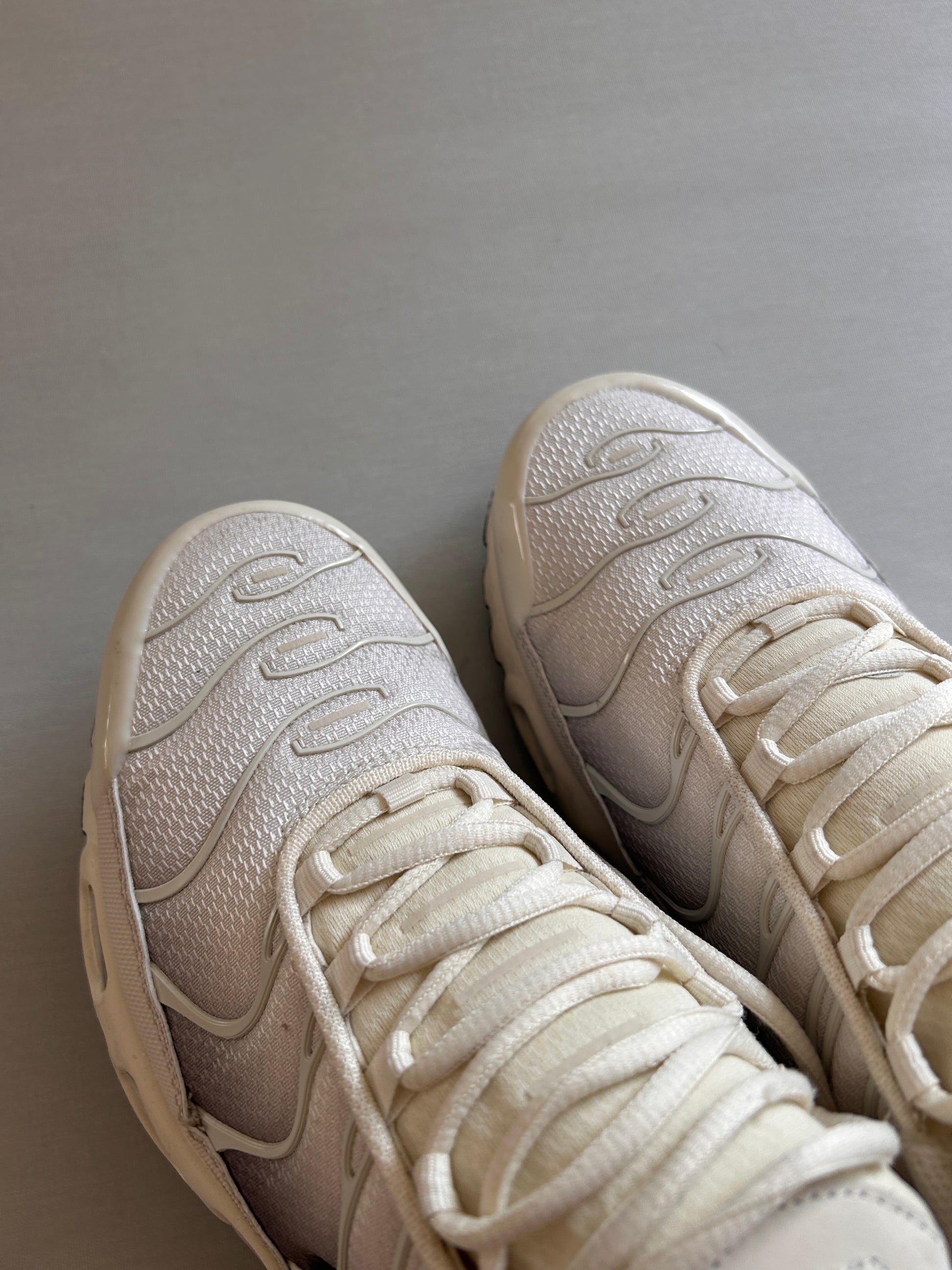 AIR MAX PLUS “LIGHT OREWOOD” 44EU