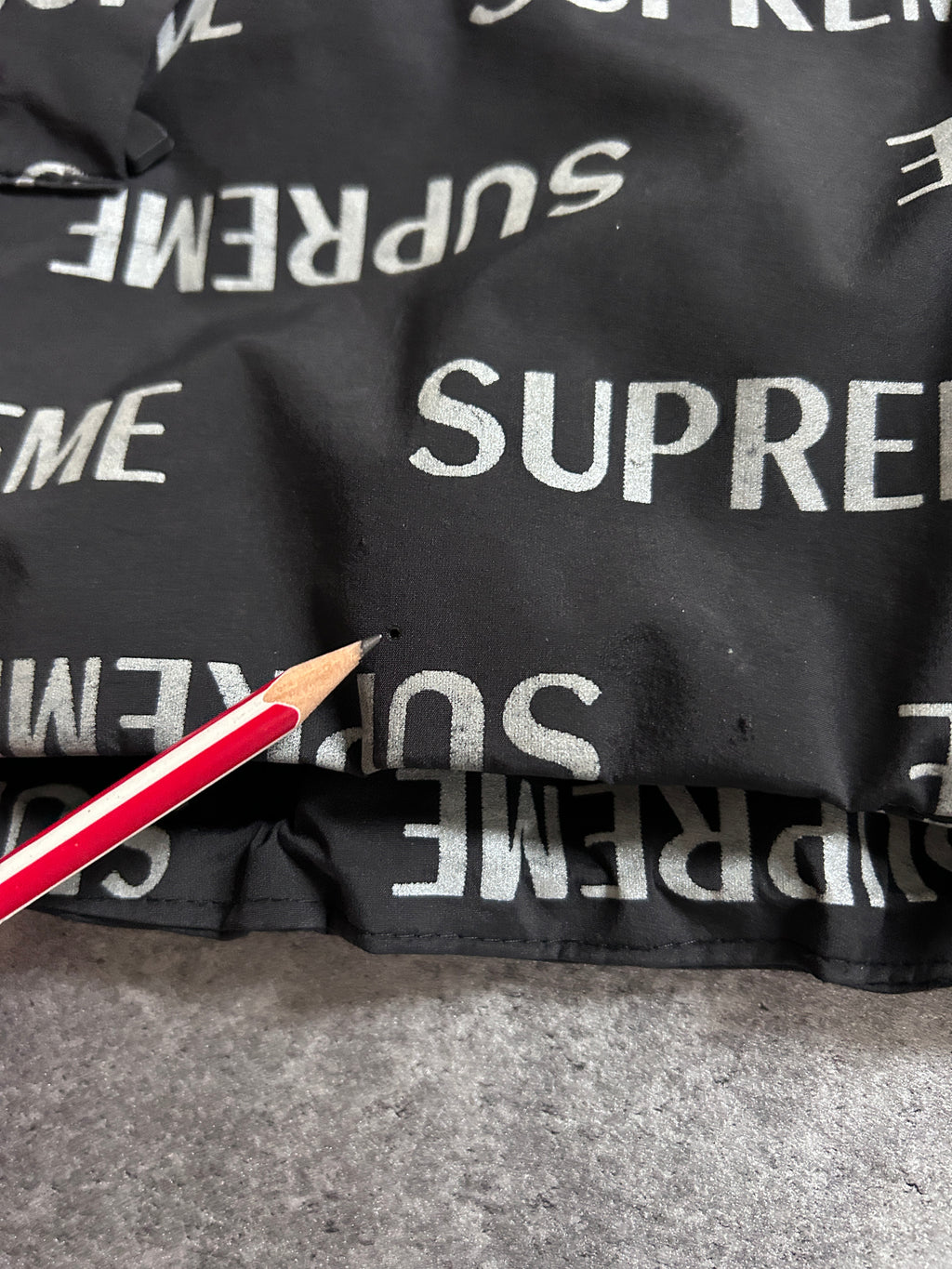 SUPREME REPEAT REFLECTIVE JACKET (XL)