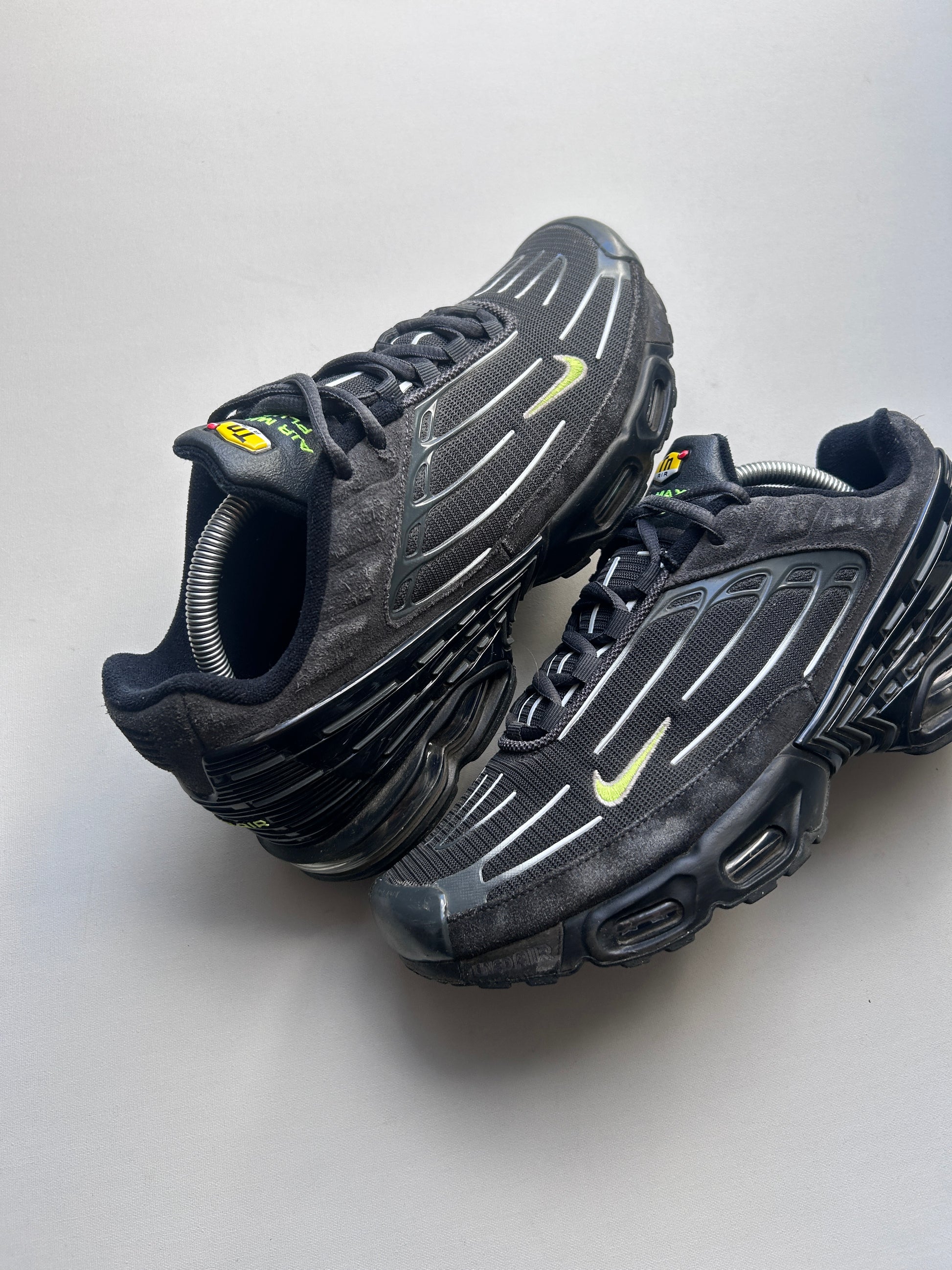 AIR MAX PLUS 3 “BLACK/NEON” 42,5EU