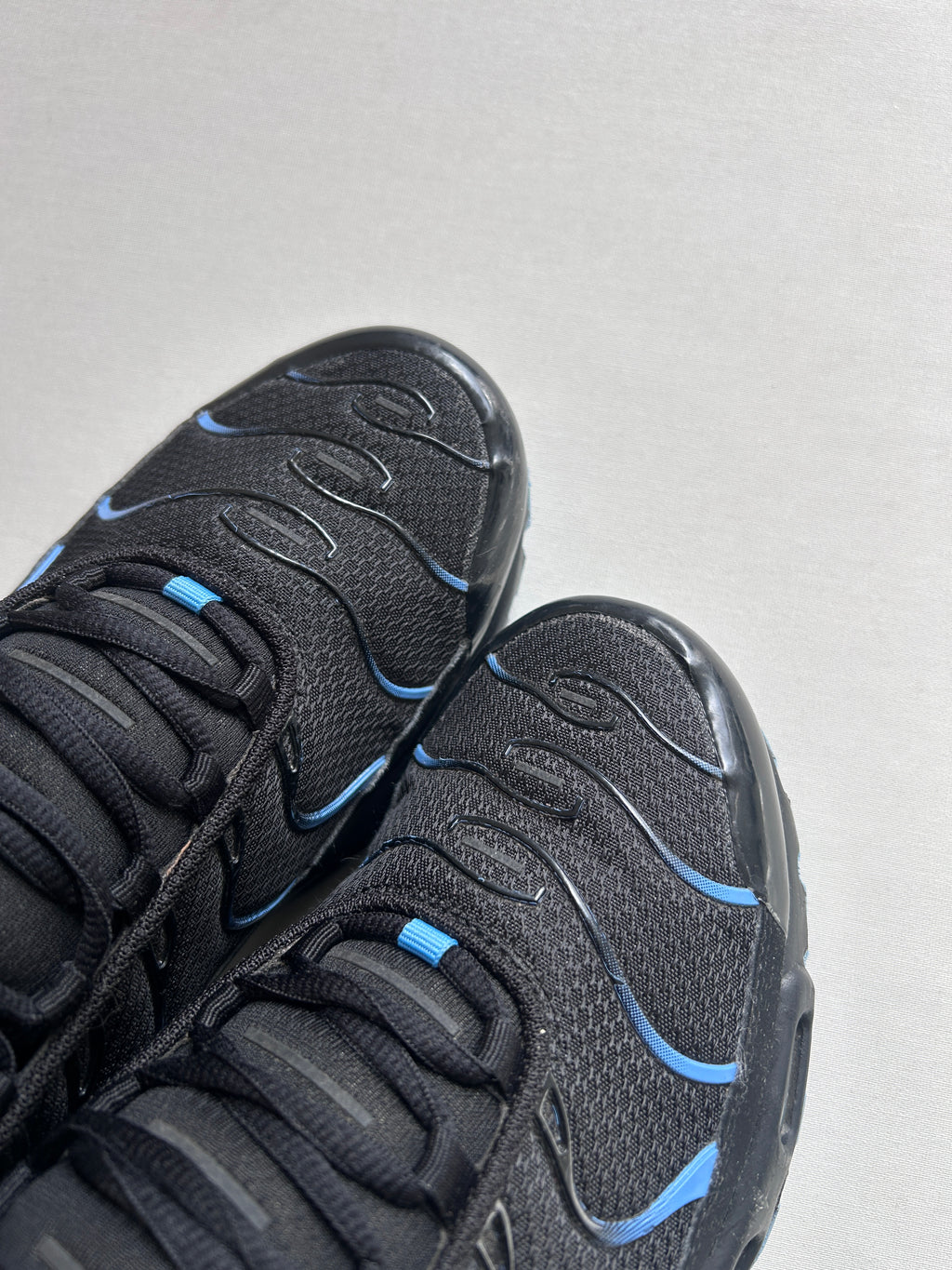 AIR MAX PLUS “BLACK UNIVERSITY BLUE” 42EU