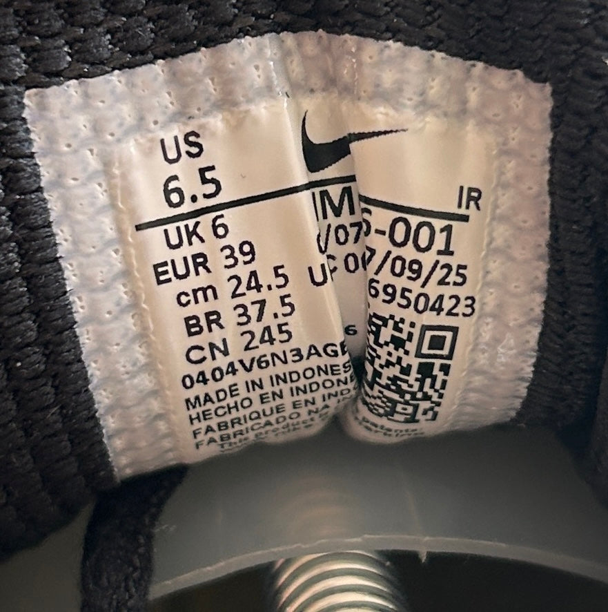 NIKE SHOX R4 REFLECTIVE SE (39EU)