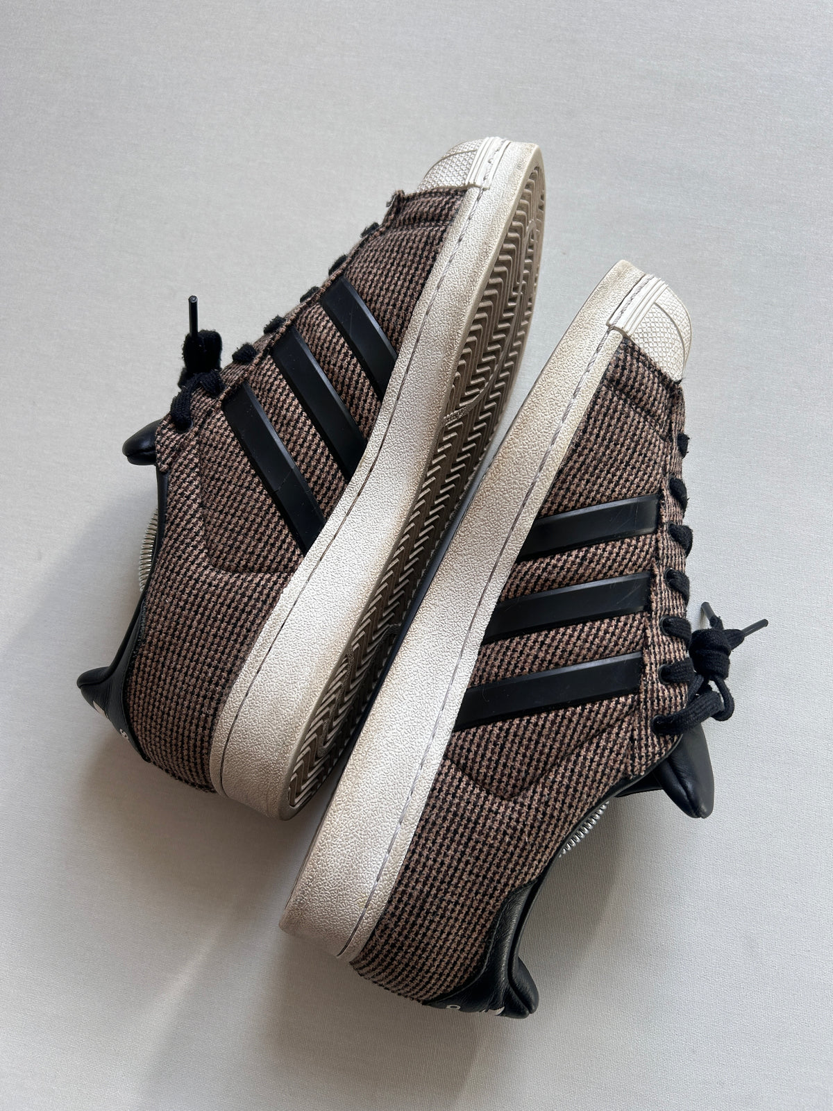 ADIDAS SUPERSTAR BROWN TWEED (44EU)