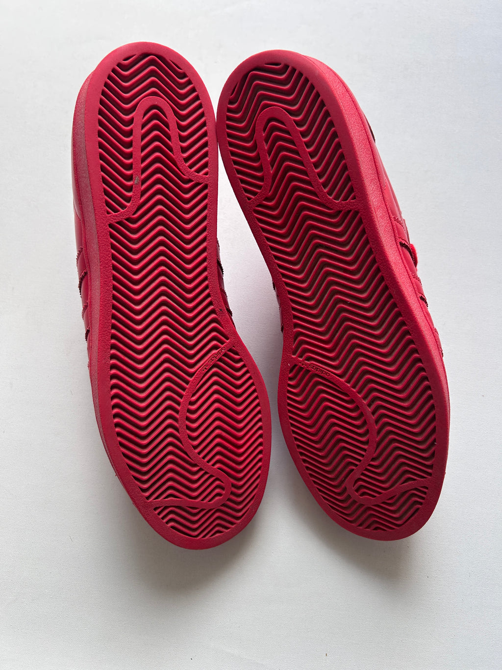 ADIDAS X PHARELL SUPERSTAR (43EU)