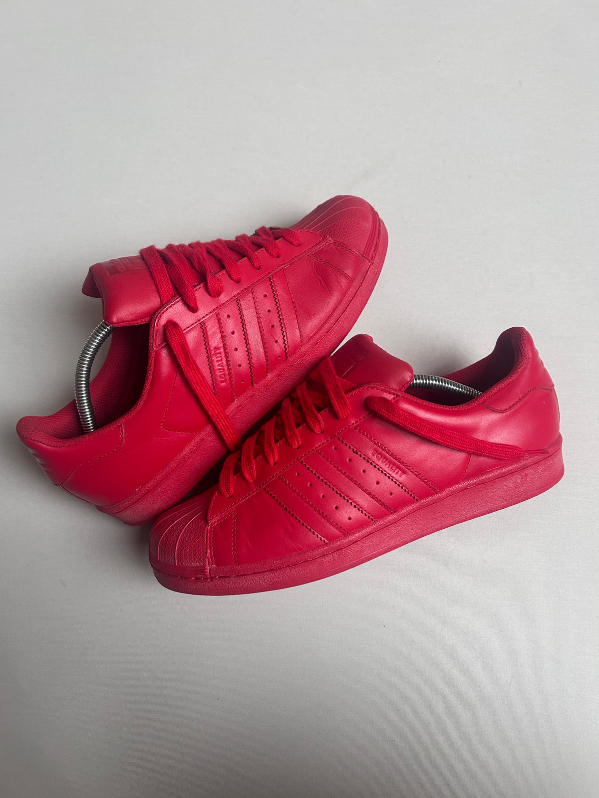 ADIDAS SUPERSTAR X PHARELL (44EU)