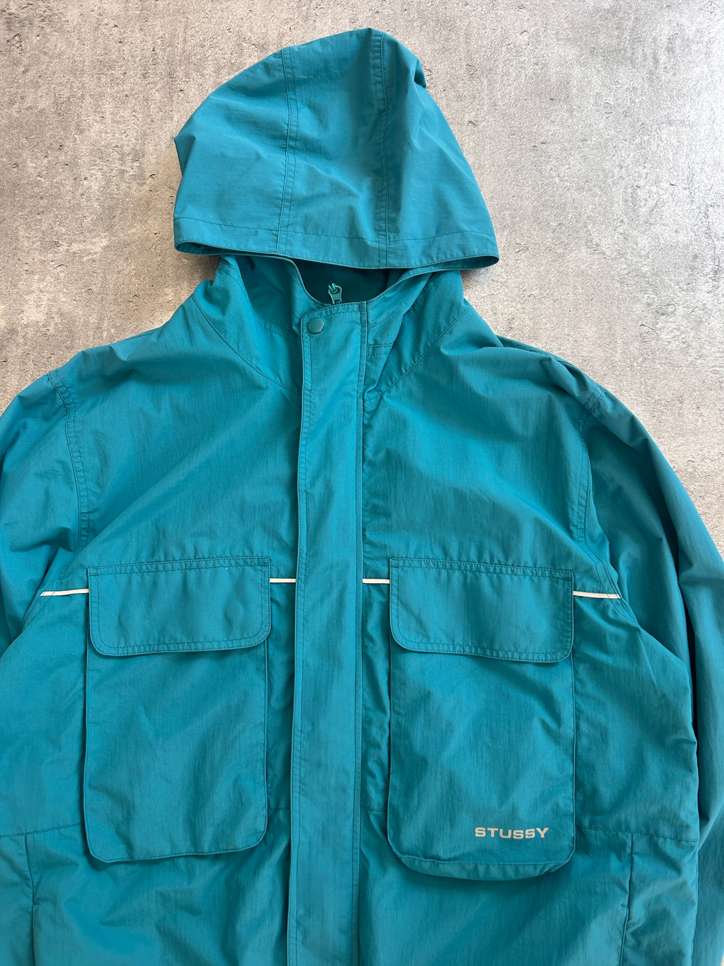 STÜSSY BIG POCKET SHELL JACKET (L)