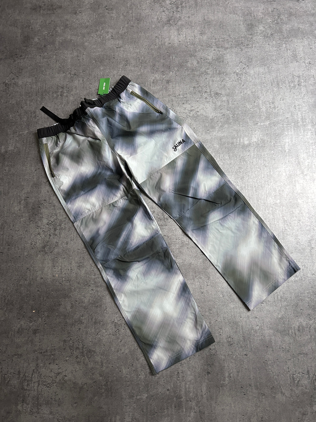 SAUNA TECH CAMO TRACKPANTS (L)