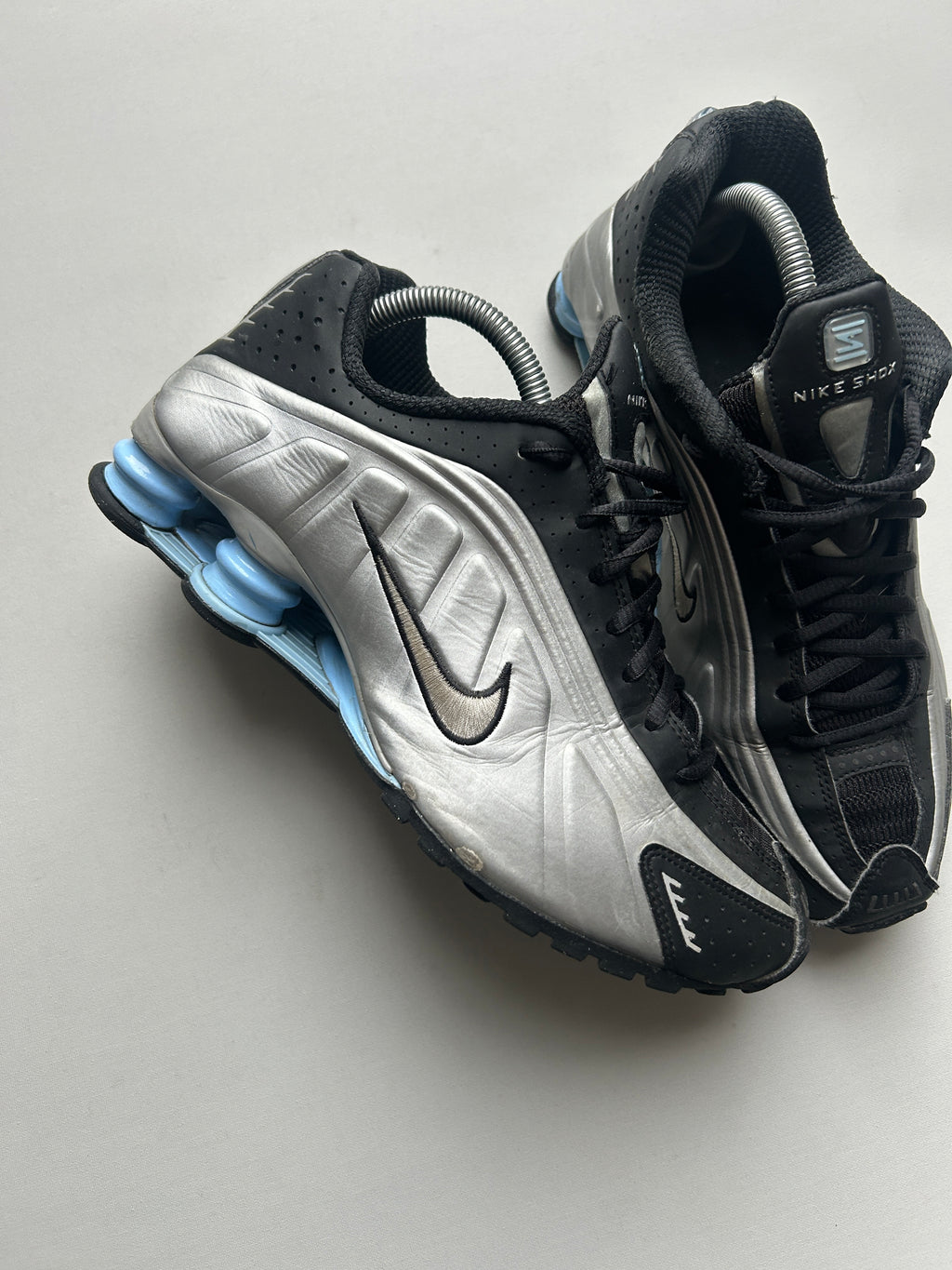 NIKE SHOX R4 “BLACK/SILVER/BLUE” 42EU