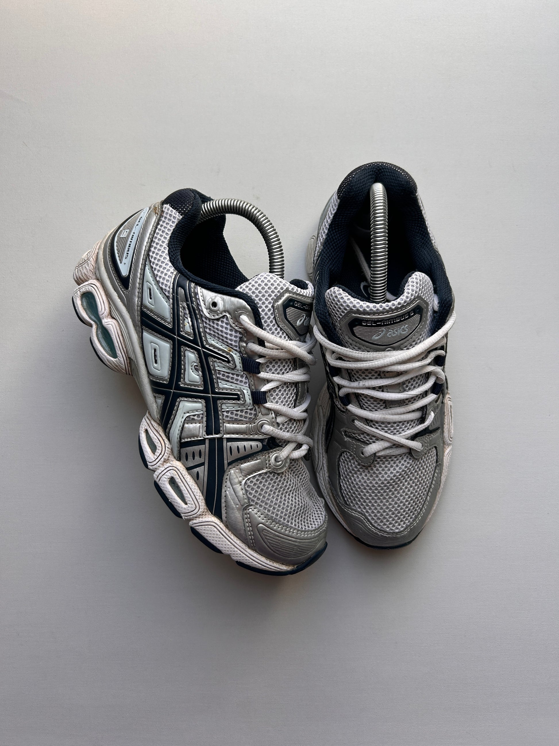 ASICS GEL NIMBUS “CHROME/BLUE” 39,5EU