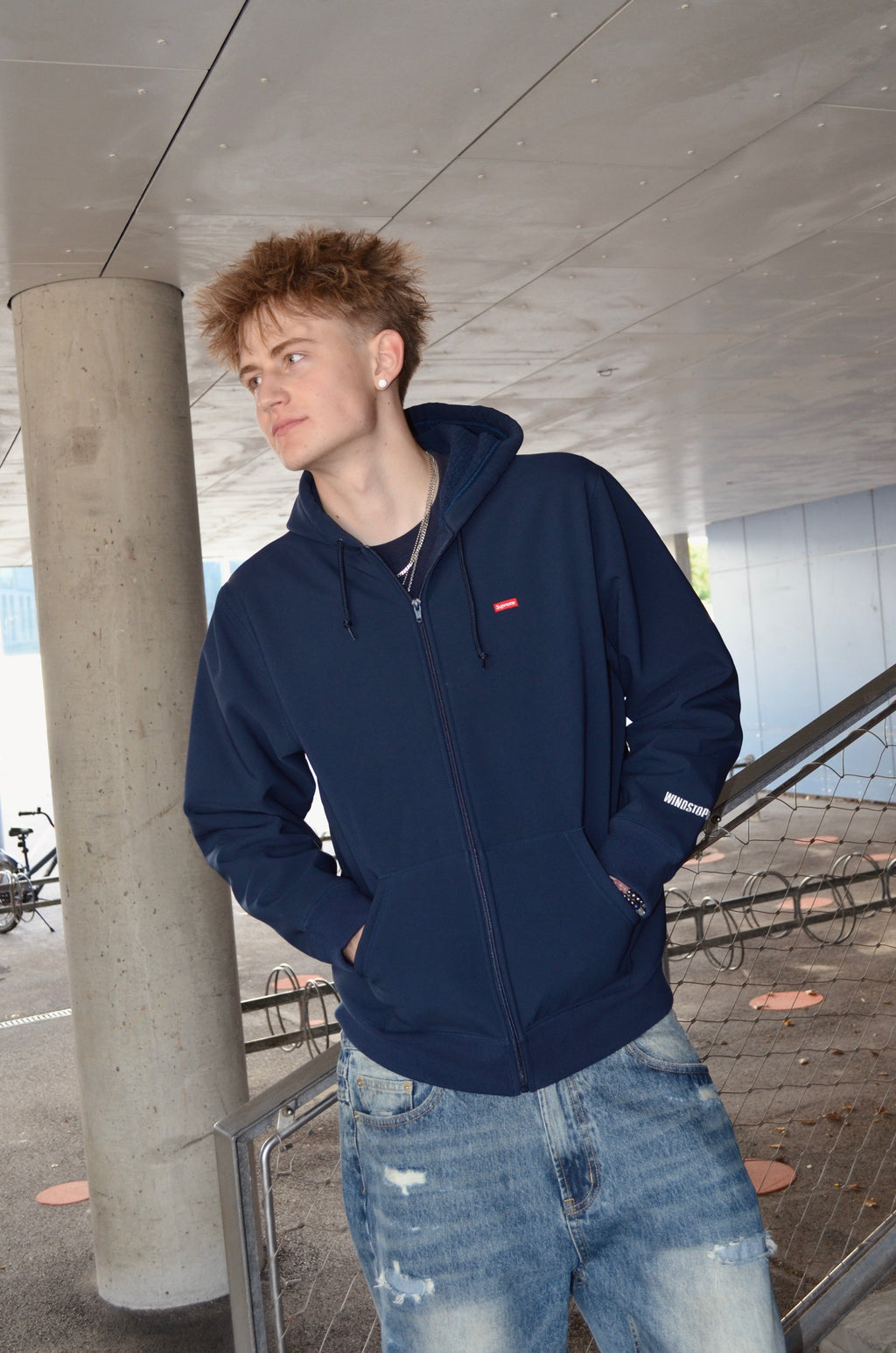 SUPREME WINDSTOPPER JACKET (L)