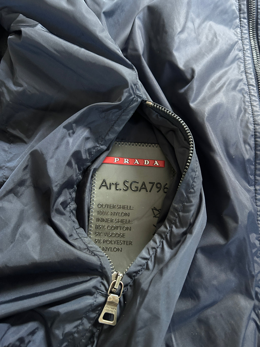 PRADA REVERSIBLE NYLON JACKET (M)