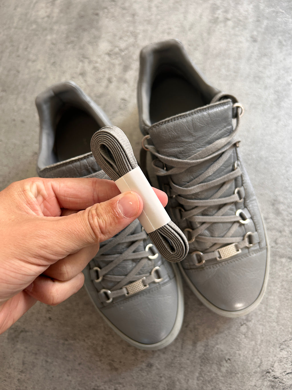 BALENCIAGA ARENA LOWS “43EU”