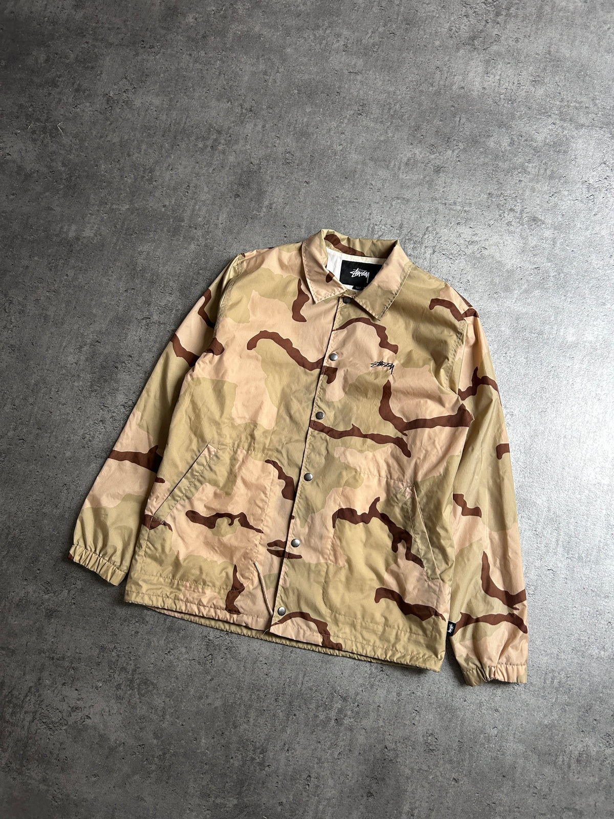STÜSSY DESERT CAMO COACH JACKET (M)