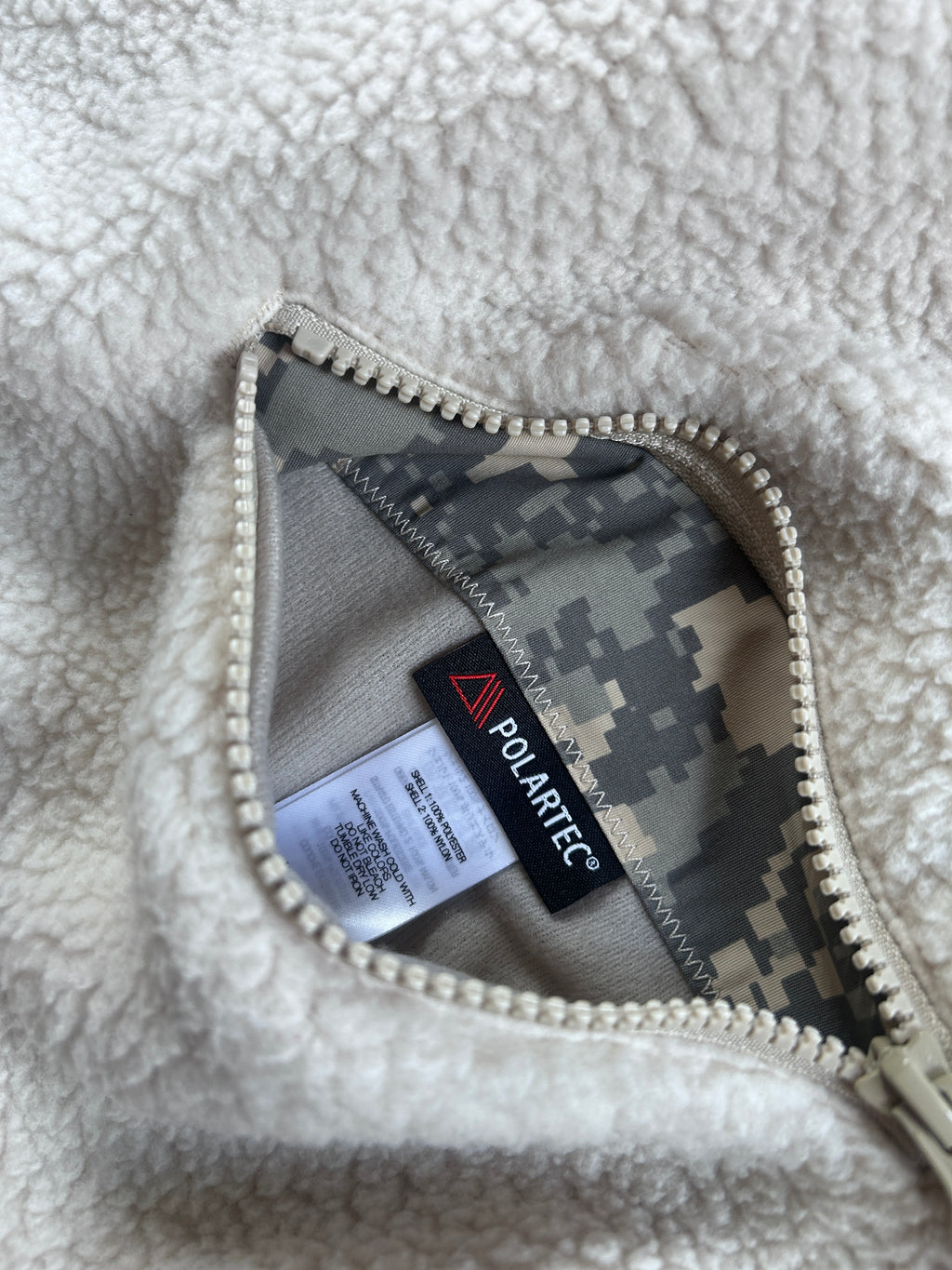 SUPREME POLARTECH SHEARLING REVERSIBLE PULLOVER (L/XL)