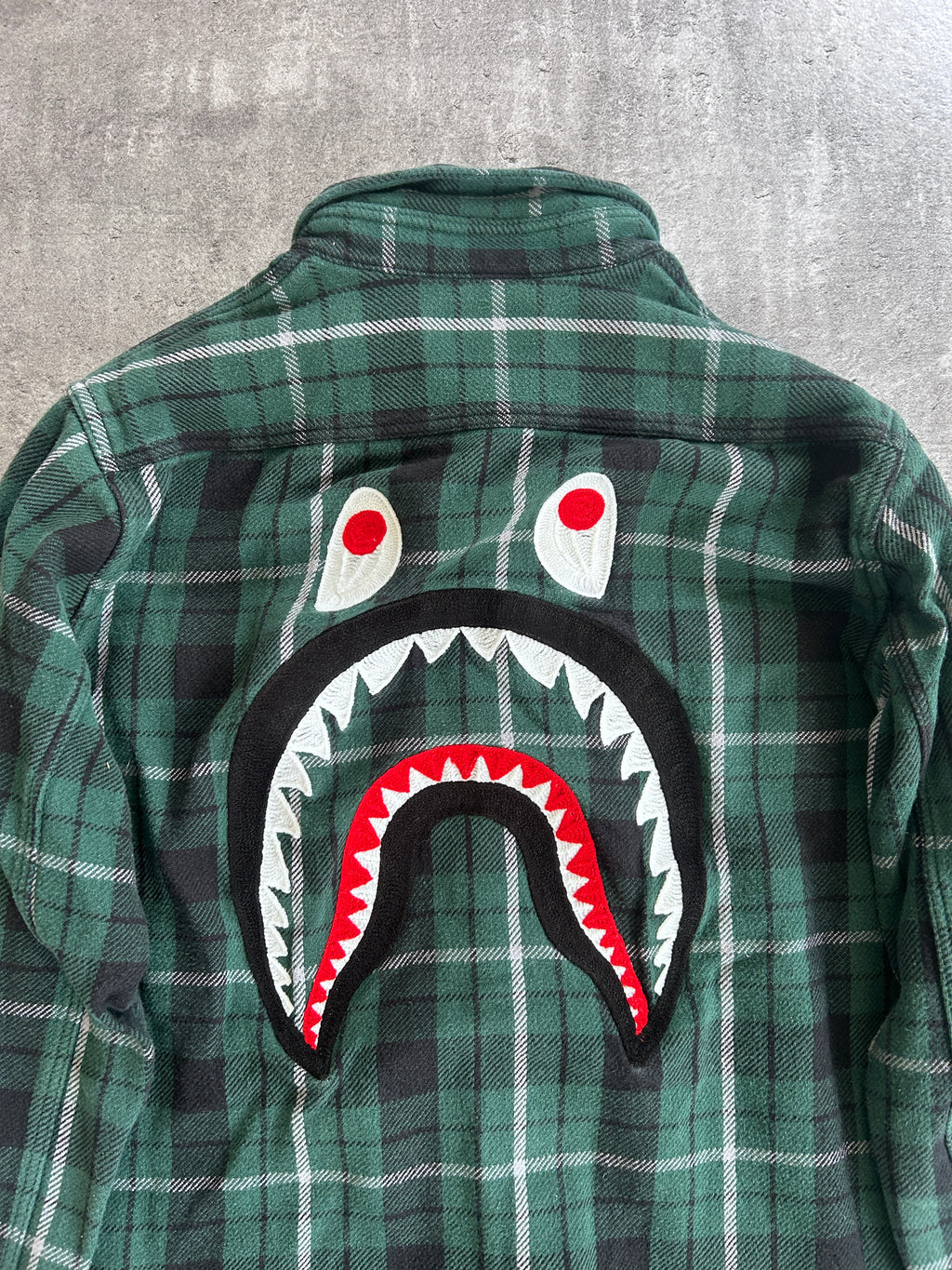 A BATHING APE SHARK FLANNEL (M)