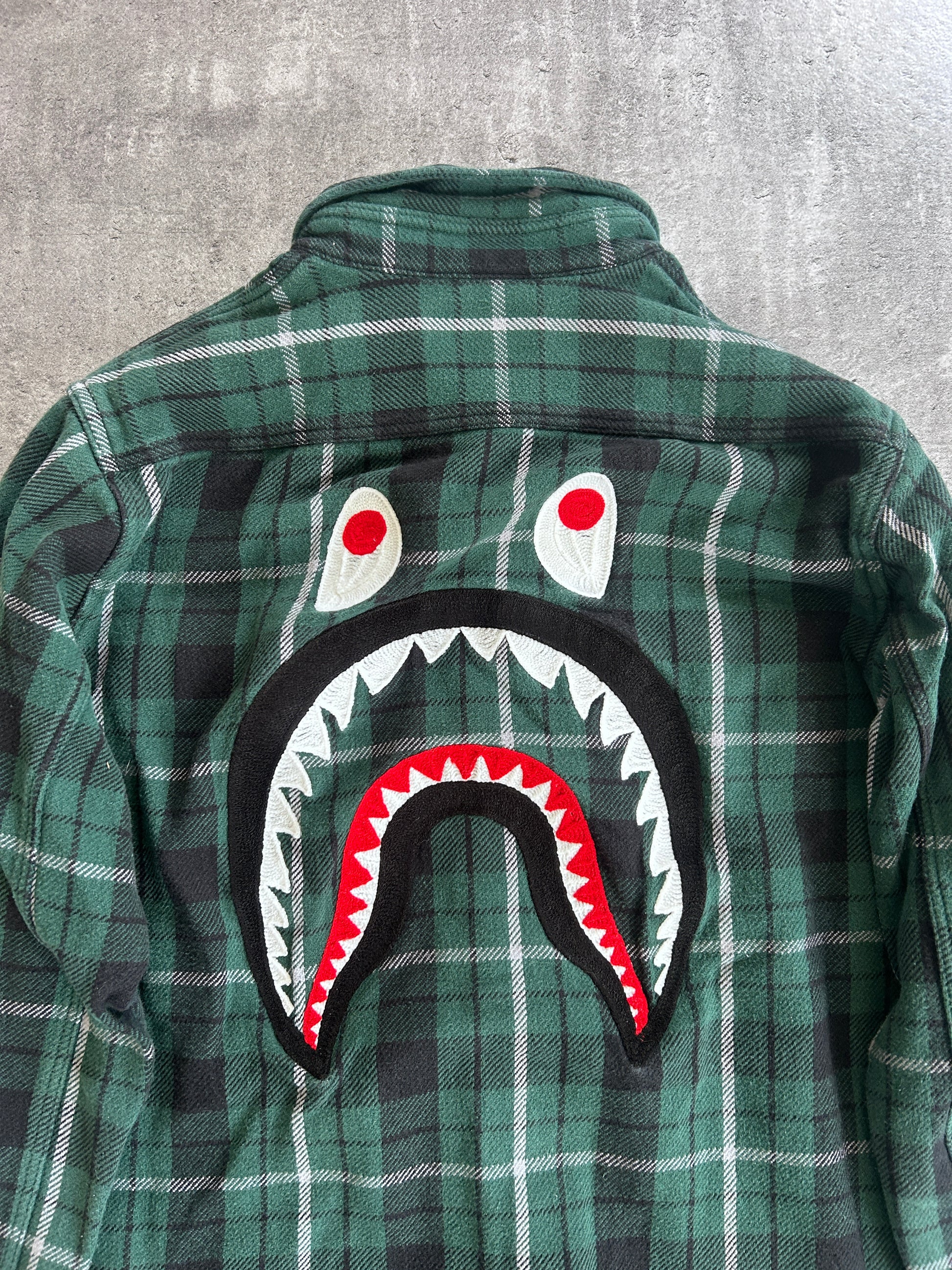 A BATHING APE SHARK FLANNEL (M)
