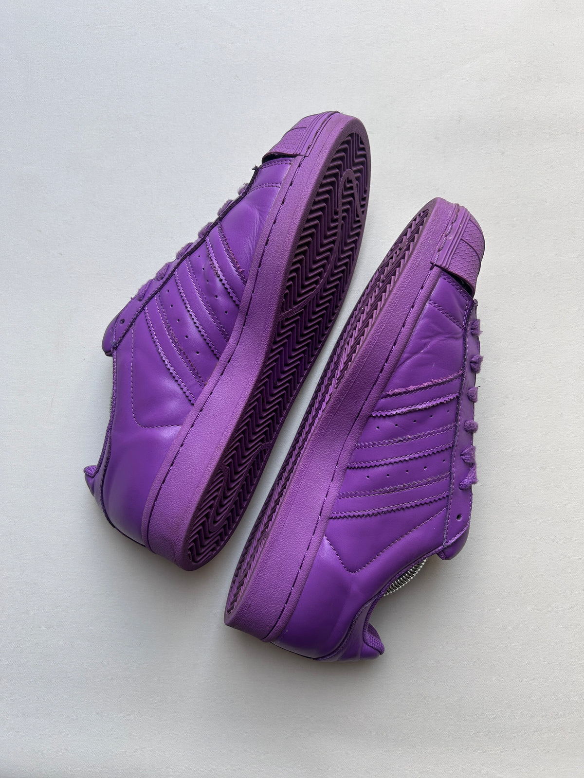 PHARELL SUPERSTAR PURPLE (43EU)