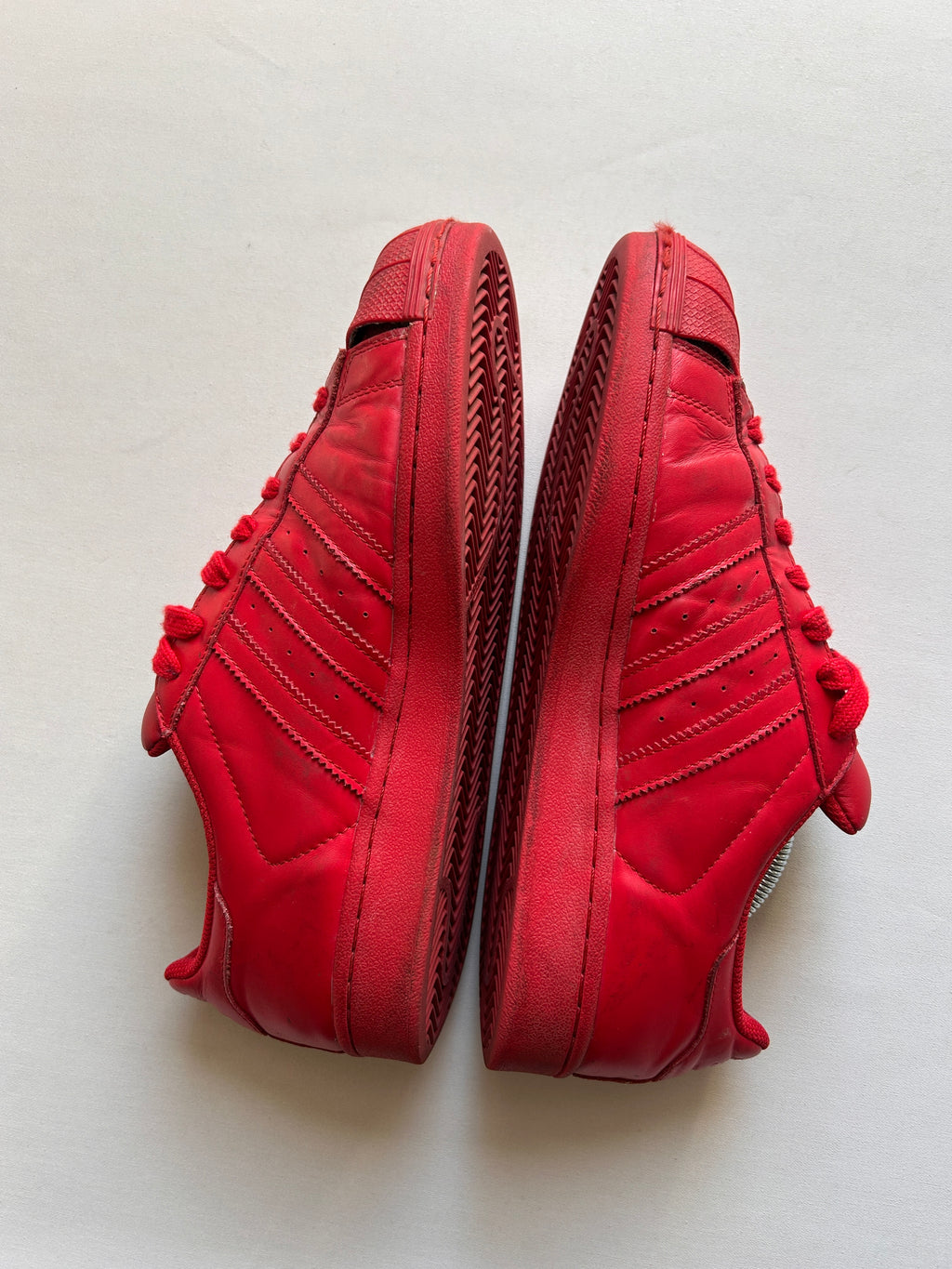 ADIDAS SUPERSTAR X PHARELL (44EU)