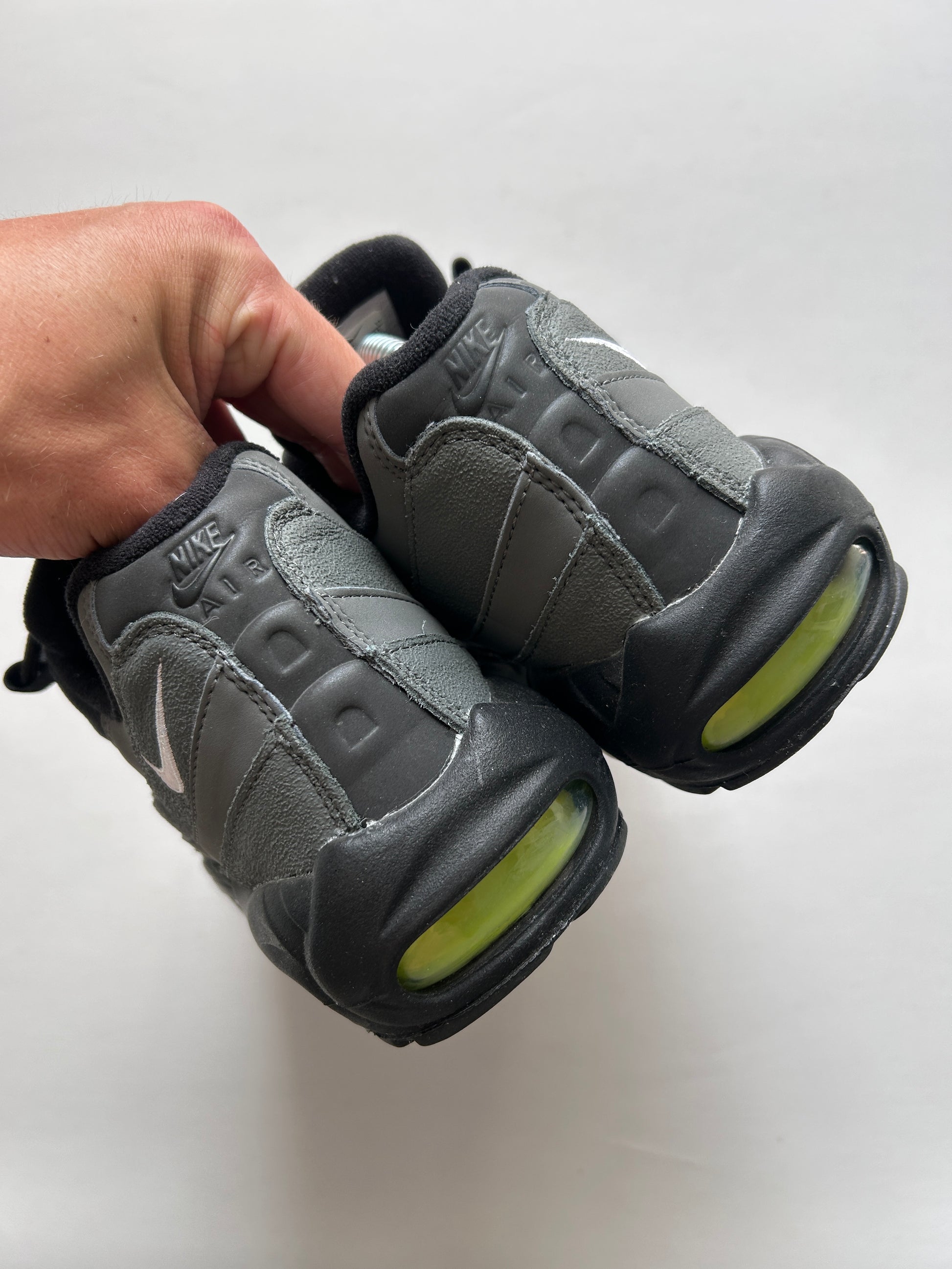 AIR MAX 95 “GREY VOLT” 42EU