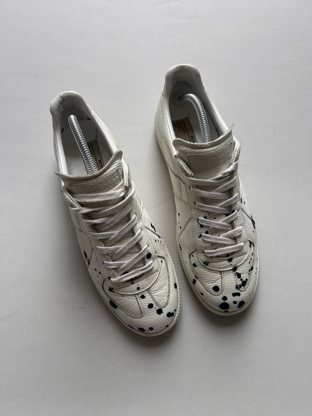MAISON MARGIELA PAINT SPLATTER GATS (43EU)