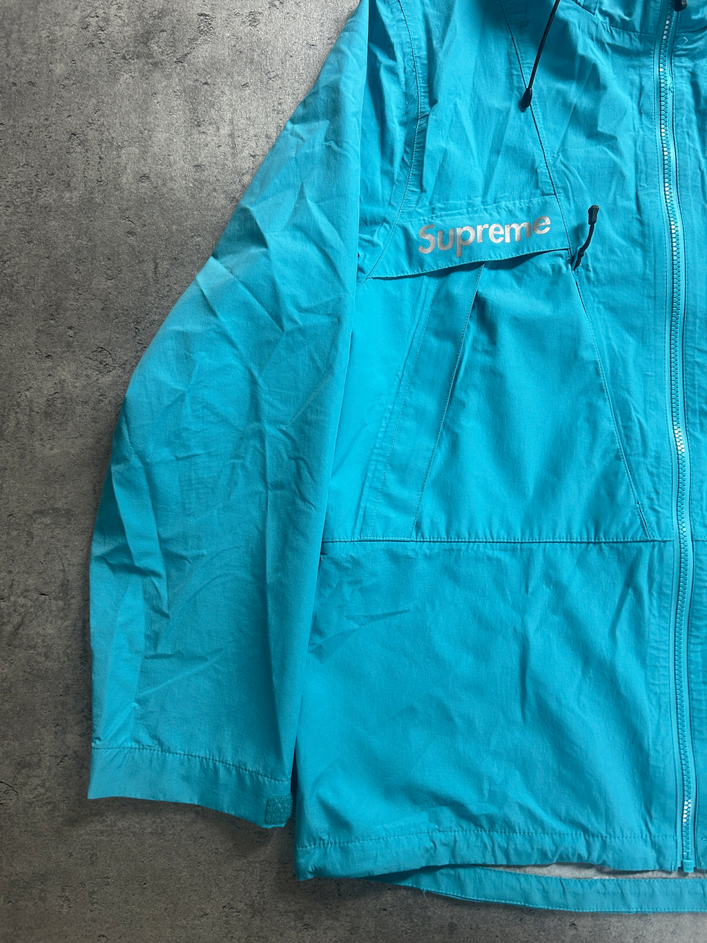 SUPREME TAPED SEAM WATERPROOF JACKET FW2017 (M/L)