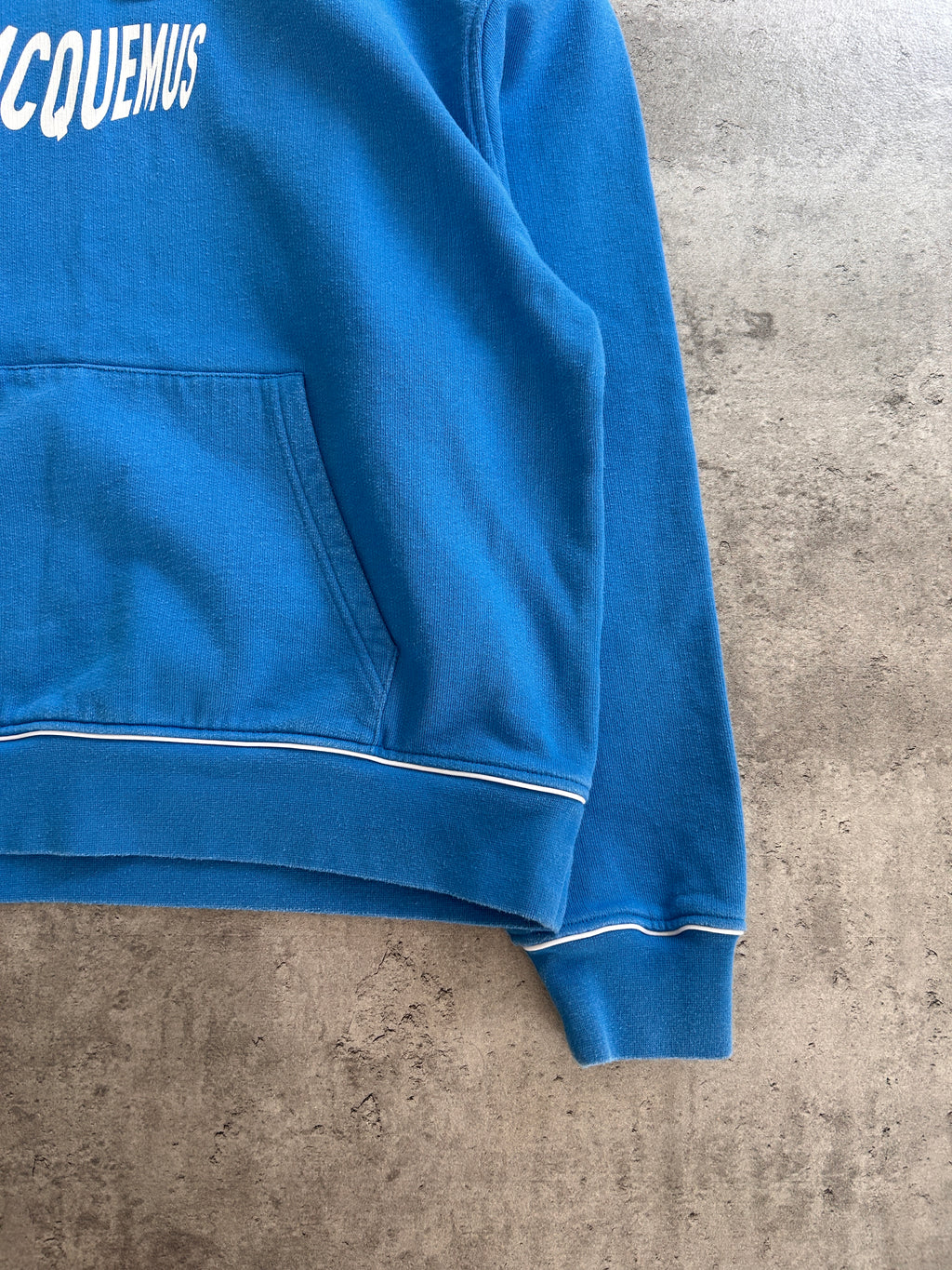 JAQUEMUS VAGUE HOODIE (XS)