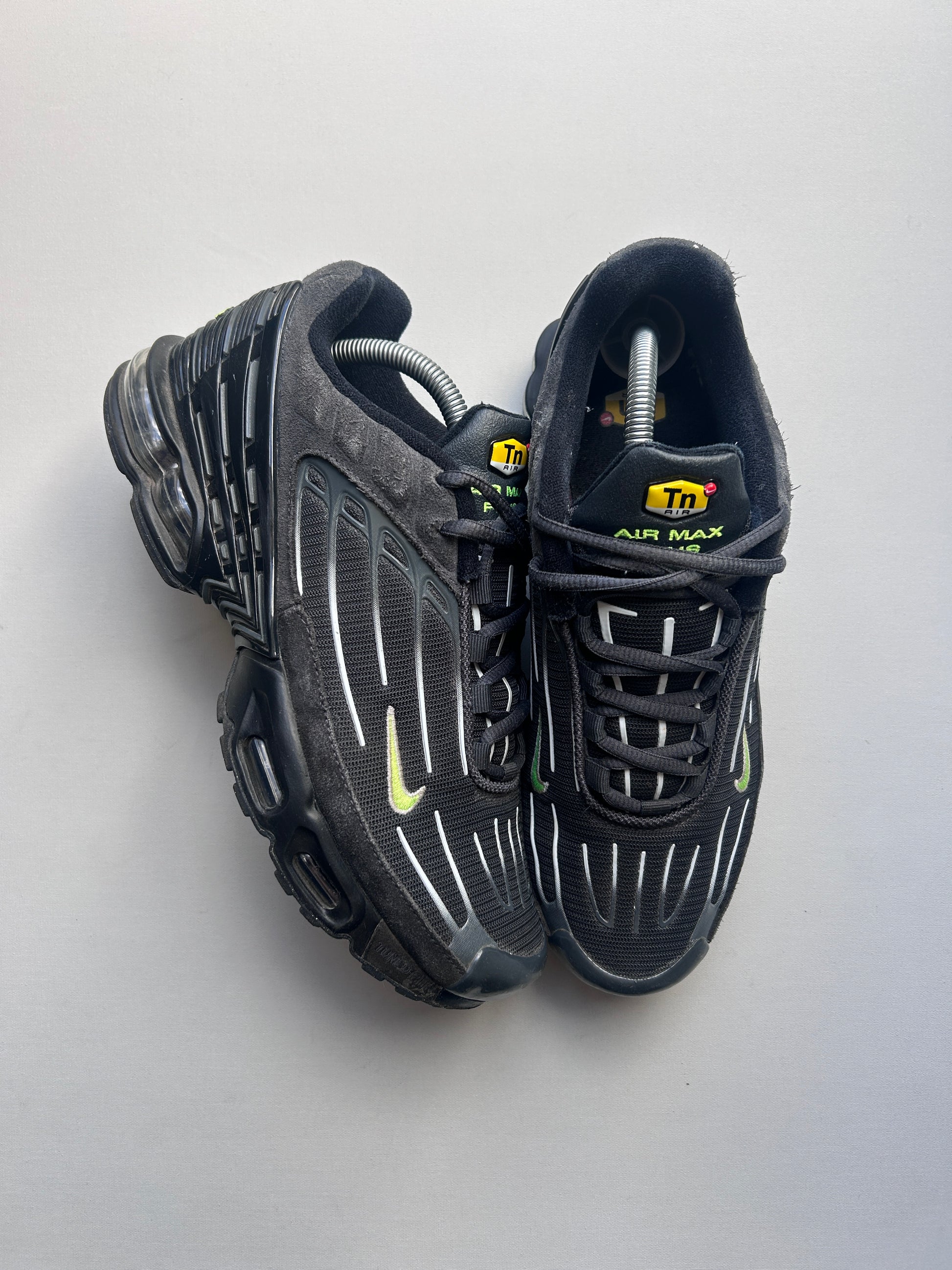 AIR MAX PLUS 3 “BLACK/NEON” 42,5EU
