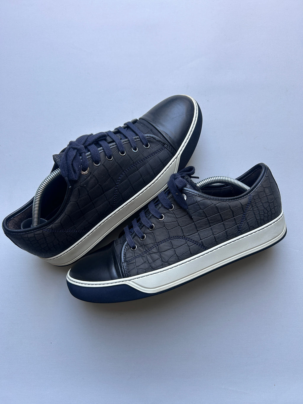 LANVIN DBB1 NAVY CROCSKIN (44EU)